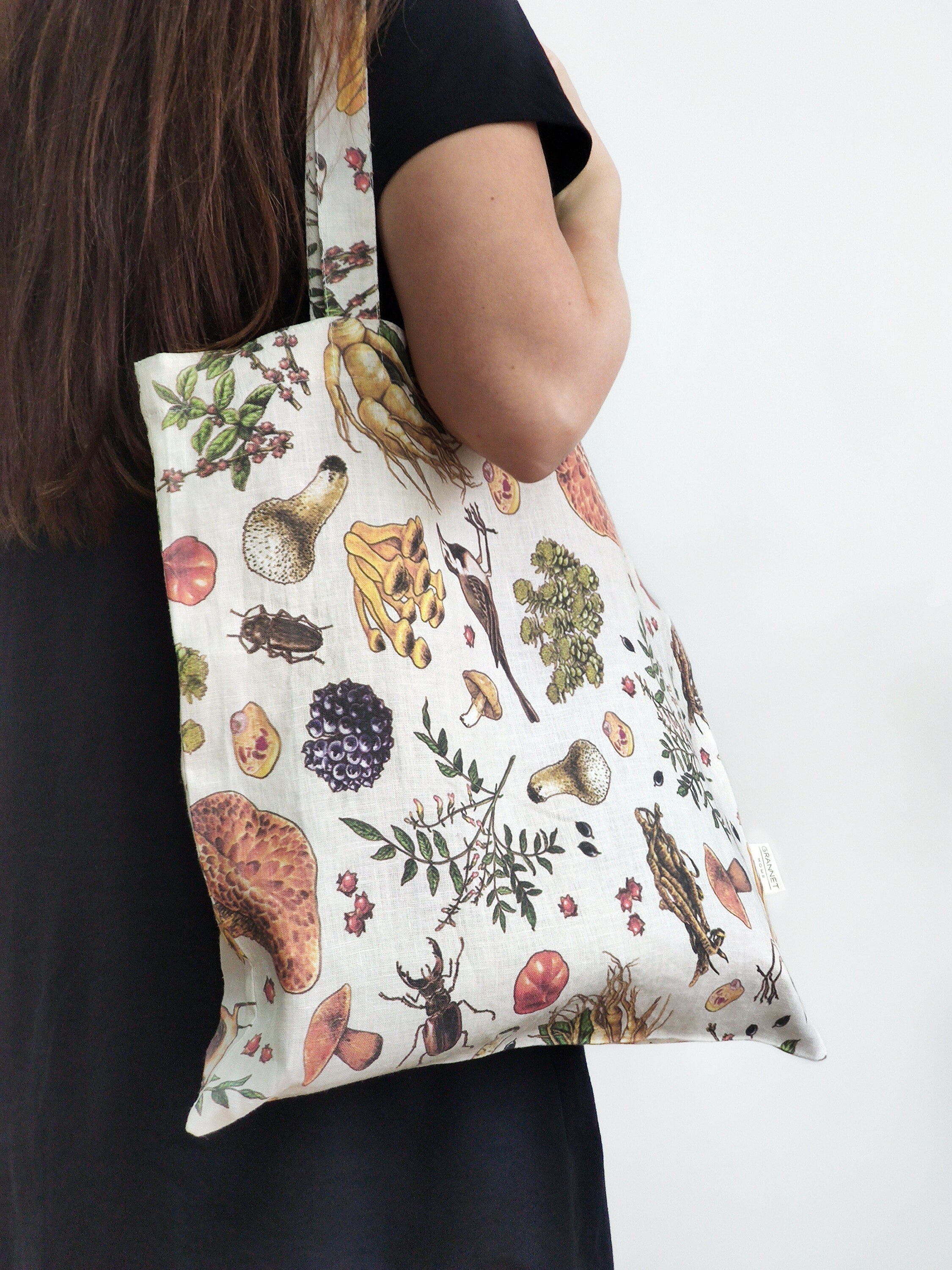Linen tote bag in Mushroom pattern