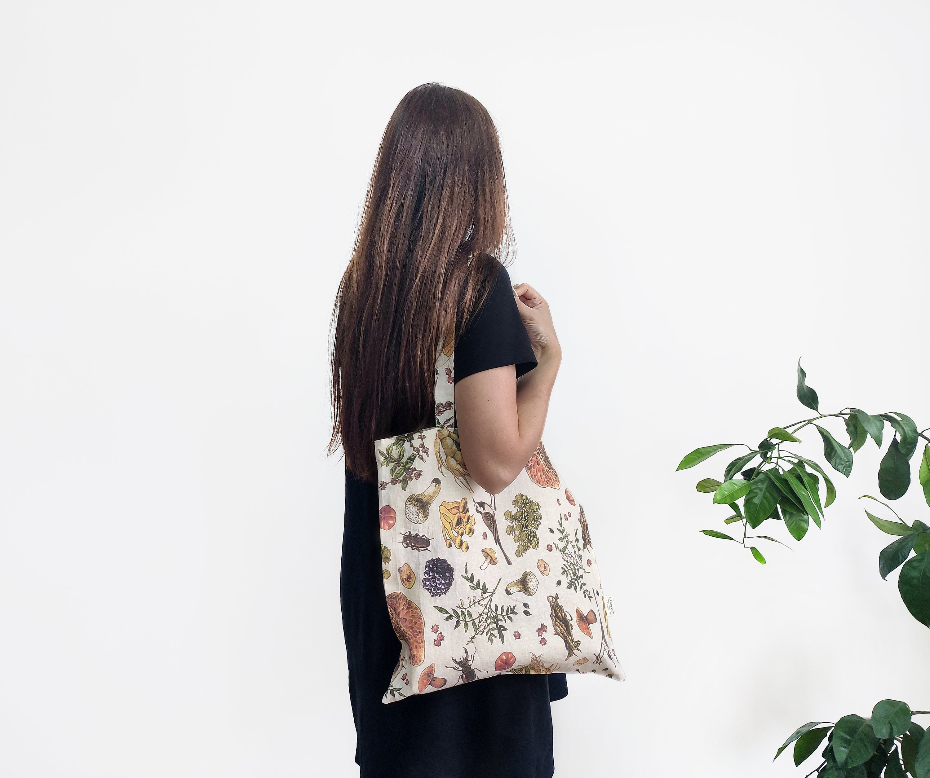 Linen tote bag in Mushroom pattern