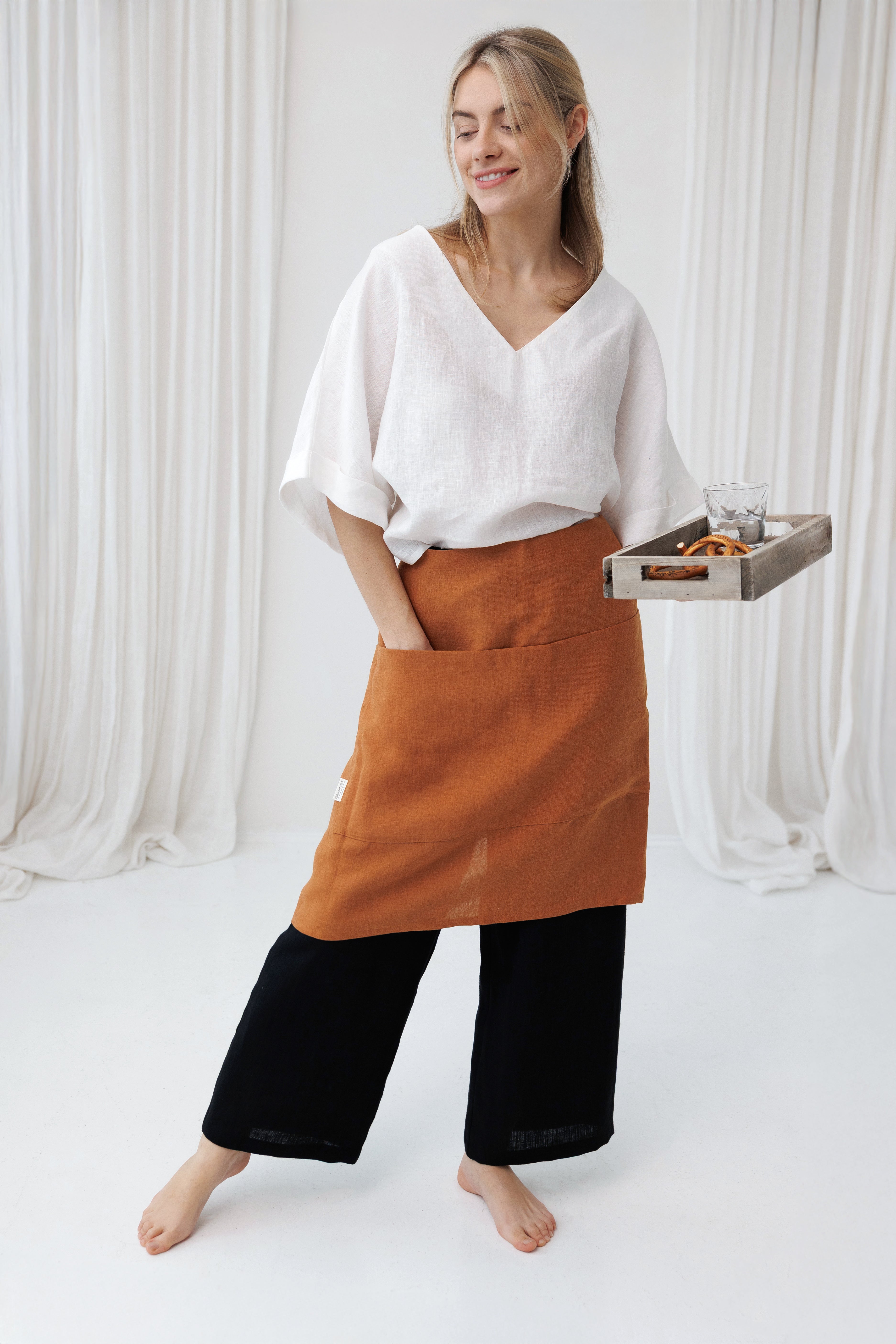 Short Waist Linen Apron in Cinnamon