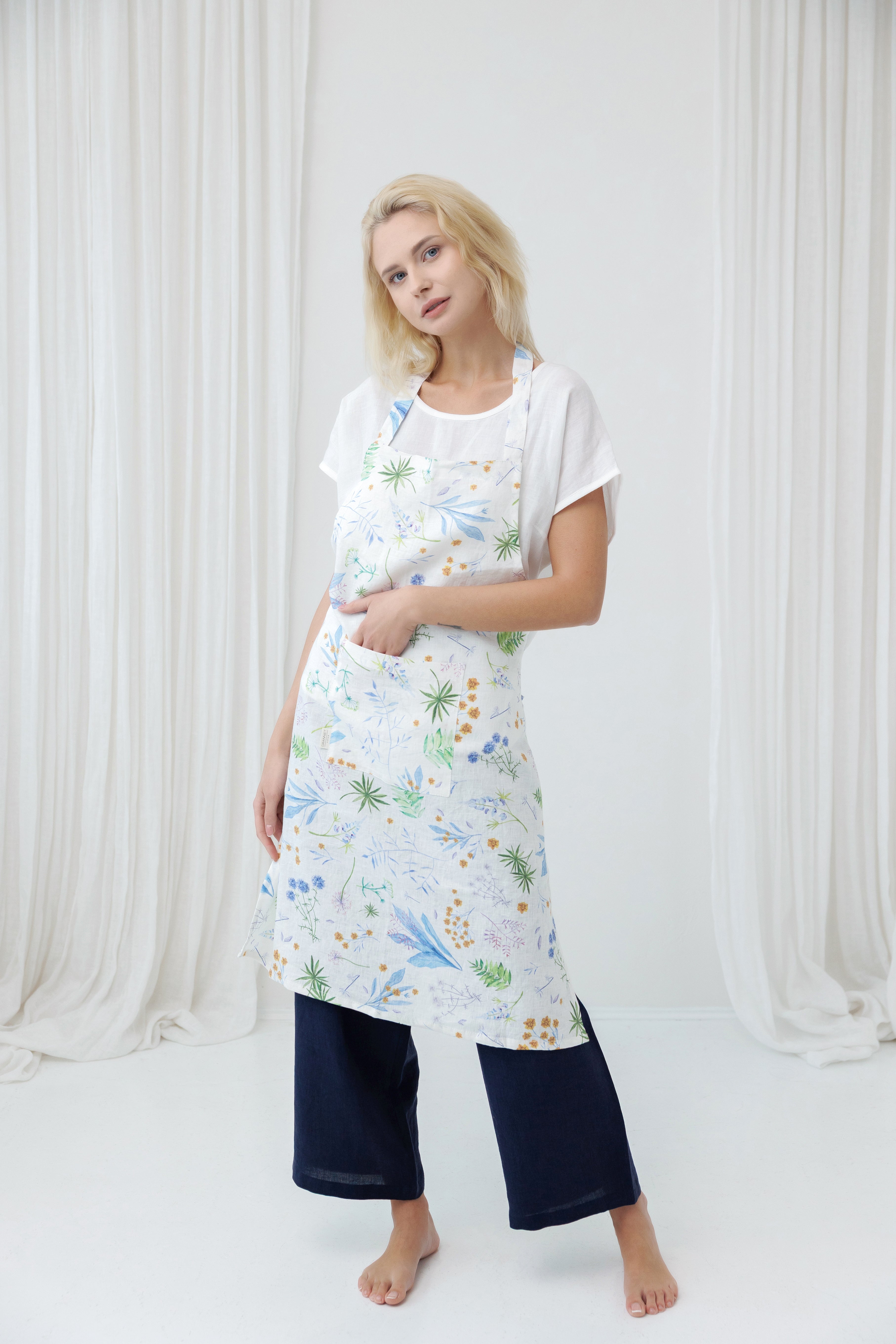Linen Apron in Floral pattern