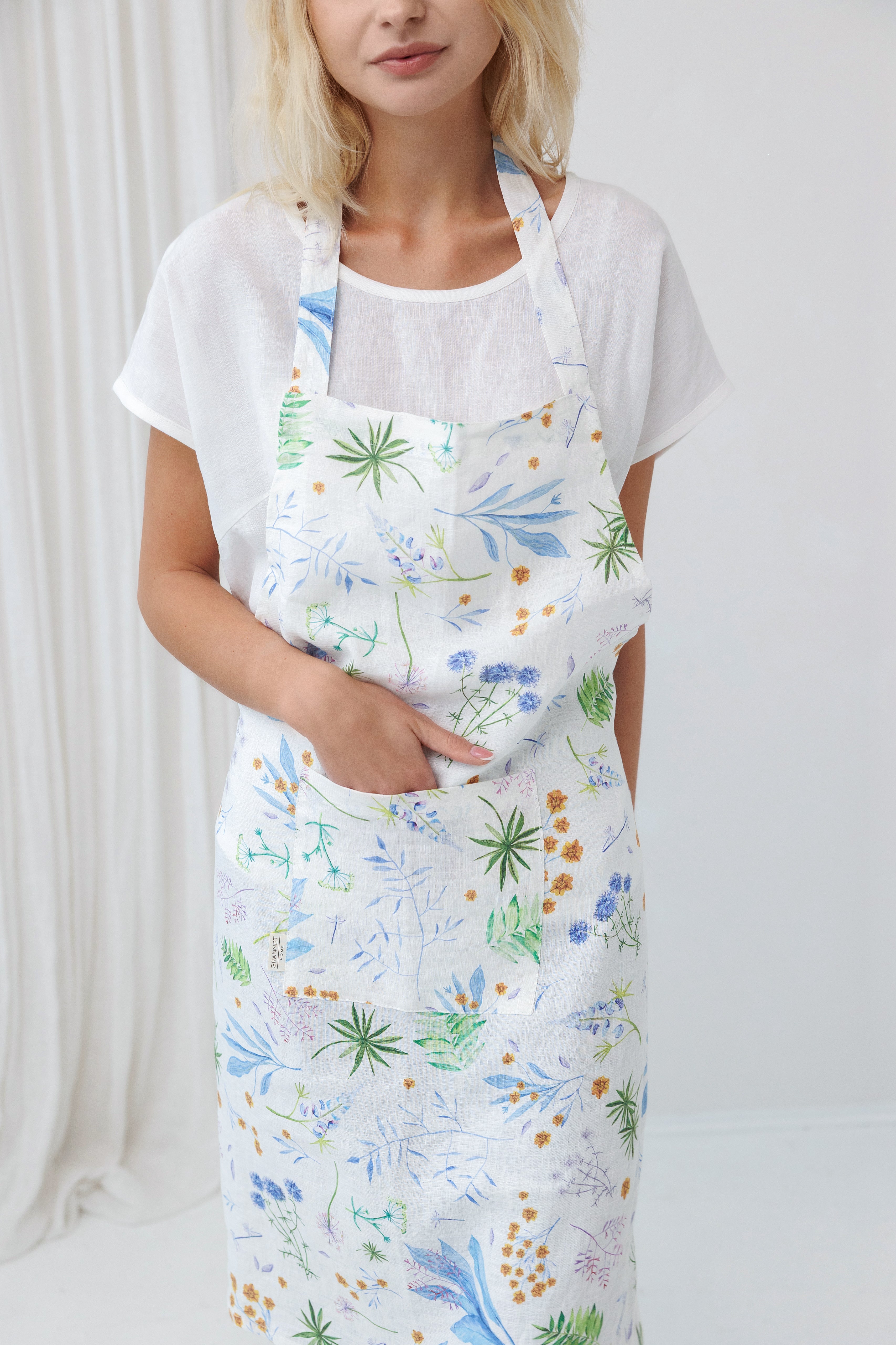 Linen Apron in Floral pattern