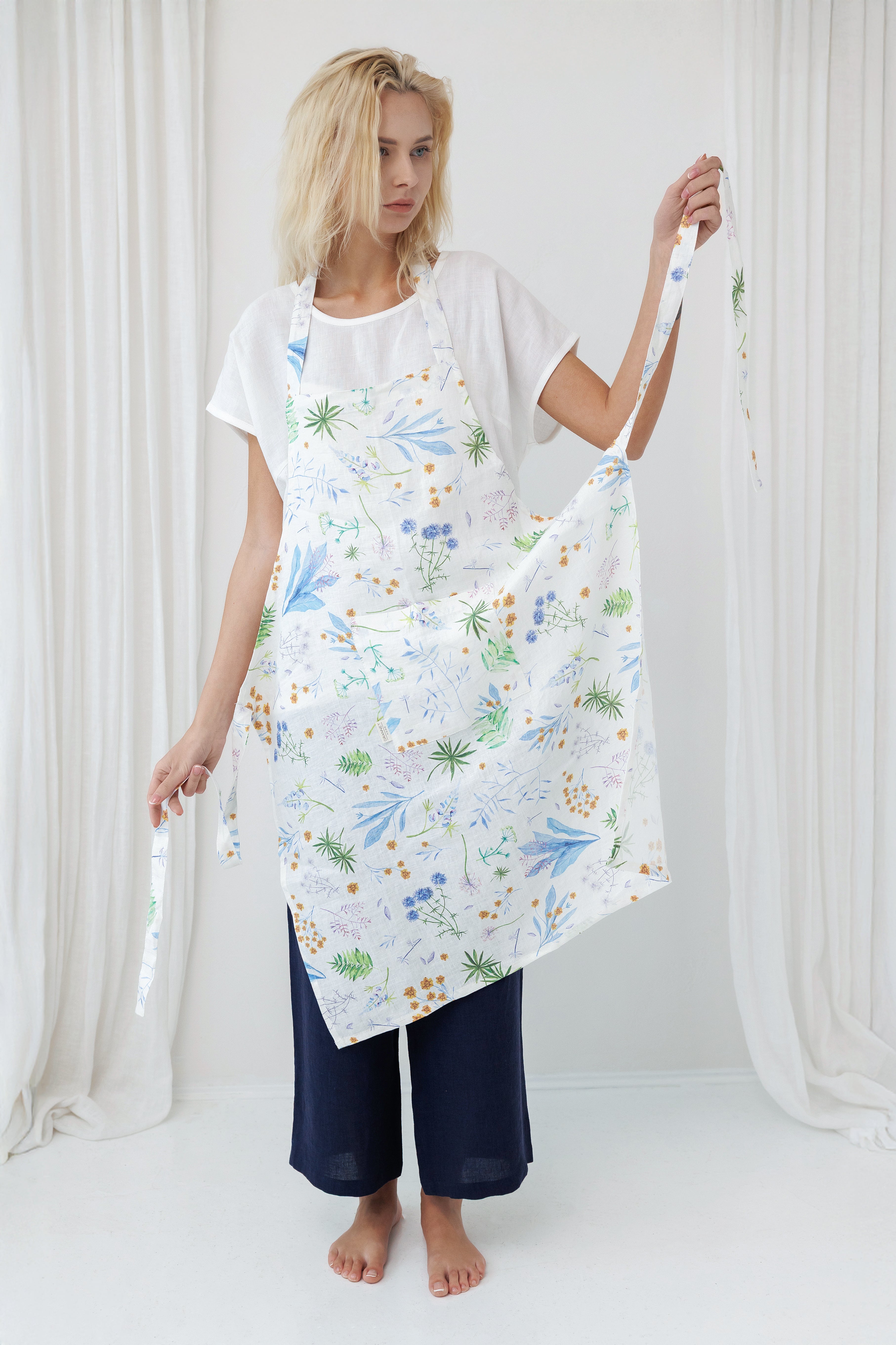 Linen Apron in Floral pattern