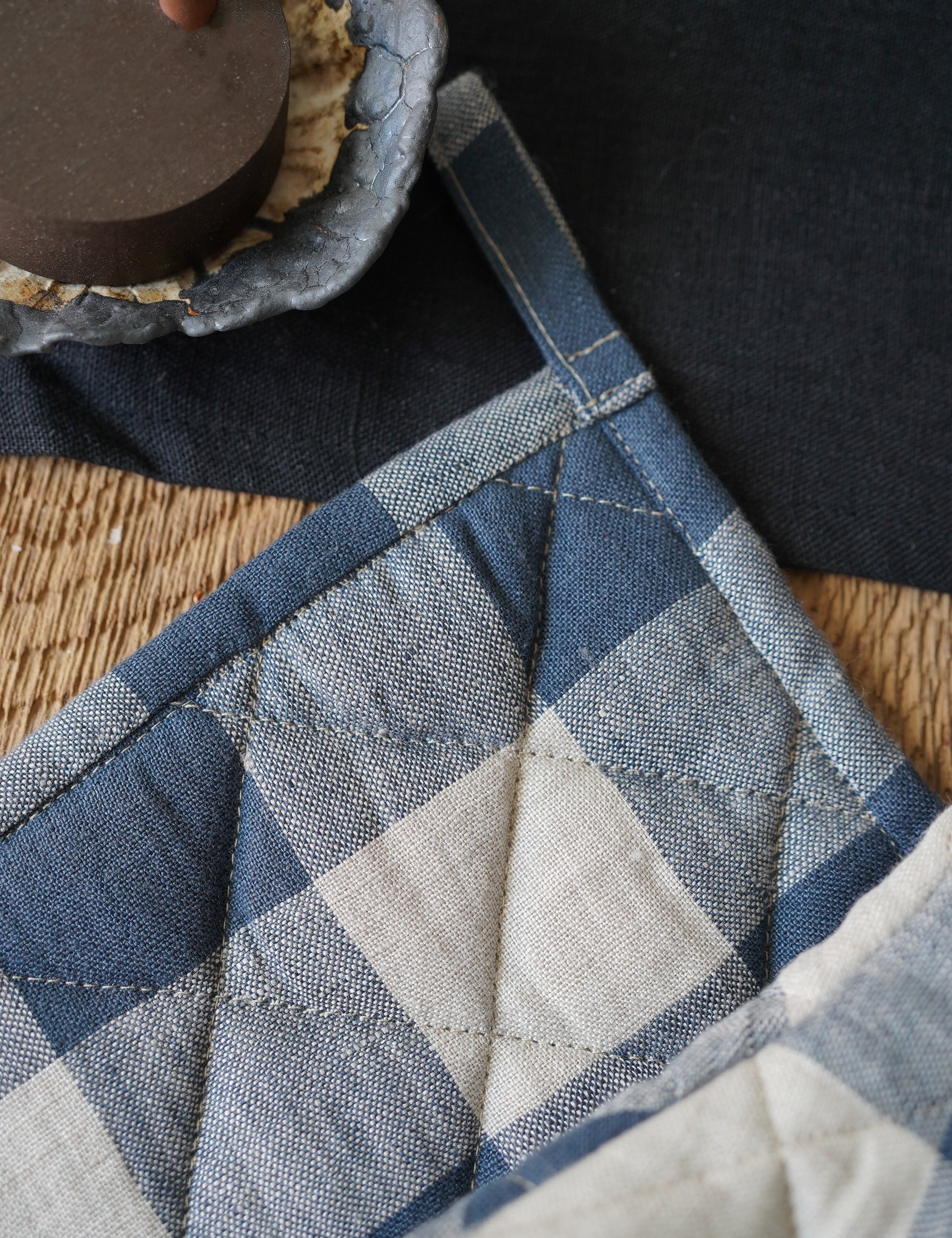 Blue Checkered Oven Mitt and Pot holder Set