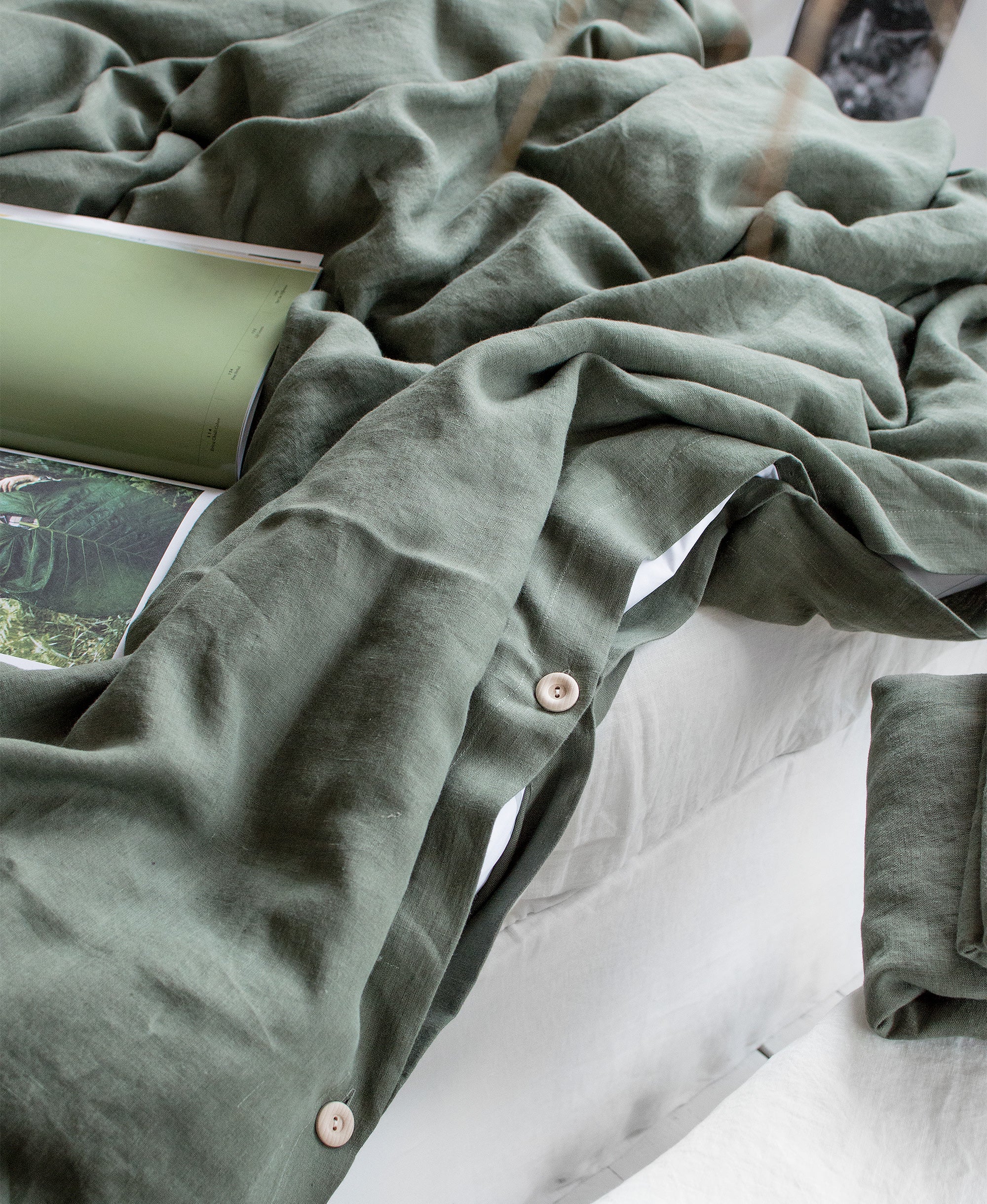 Linen Fitted Sheet in Botanic Green