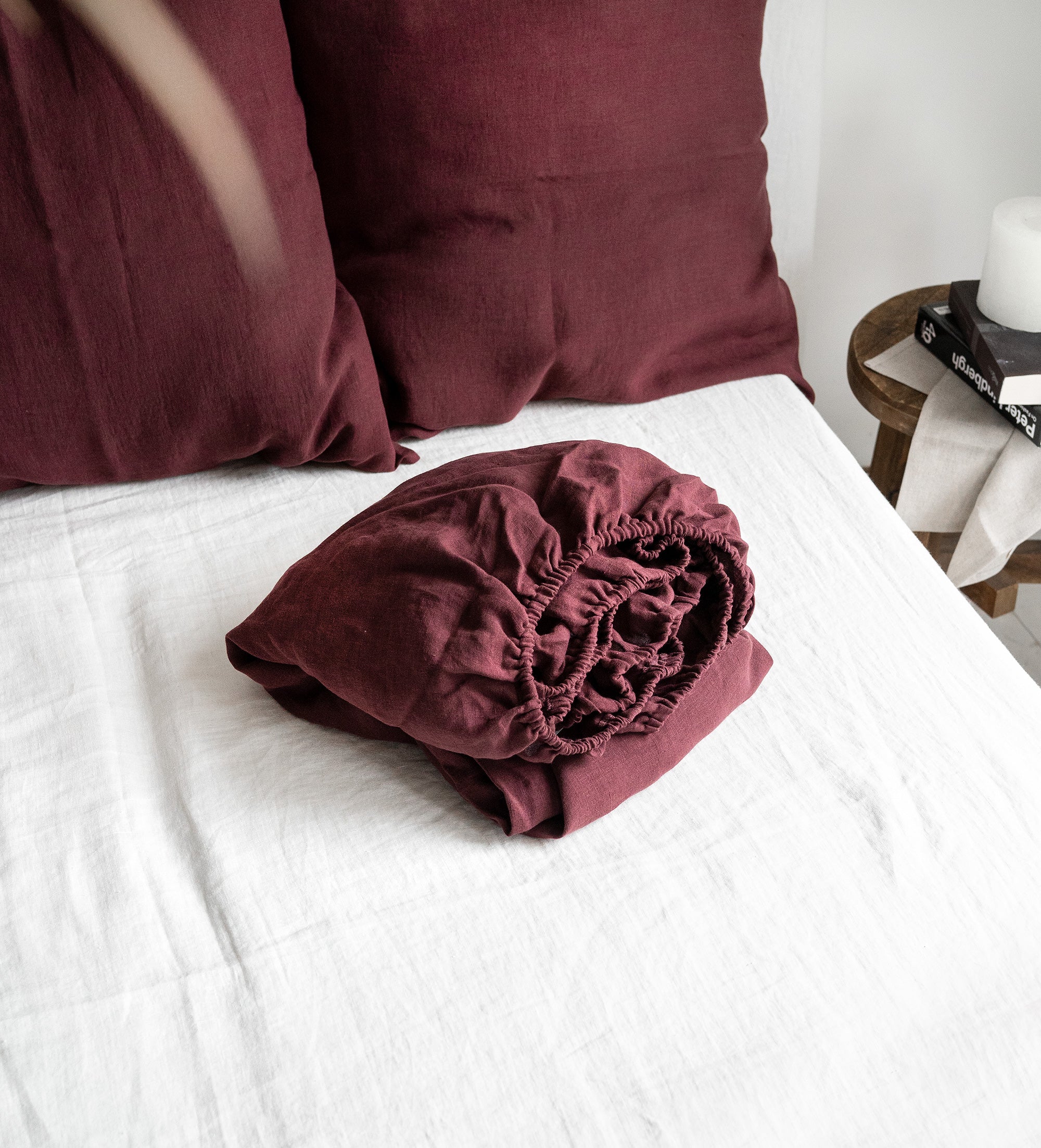 Linen Fitted Sheet in Burgundy