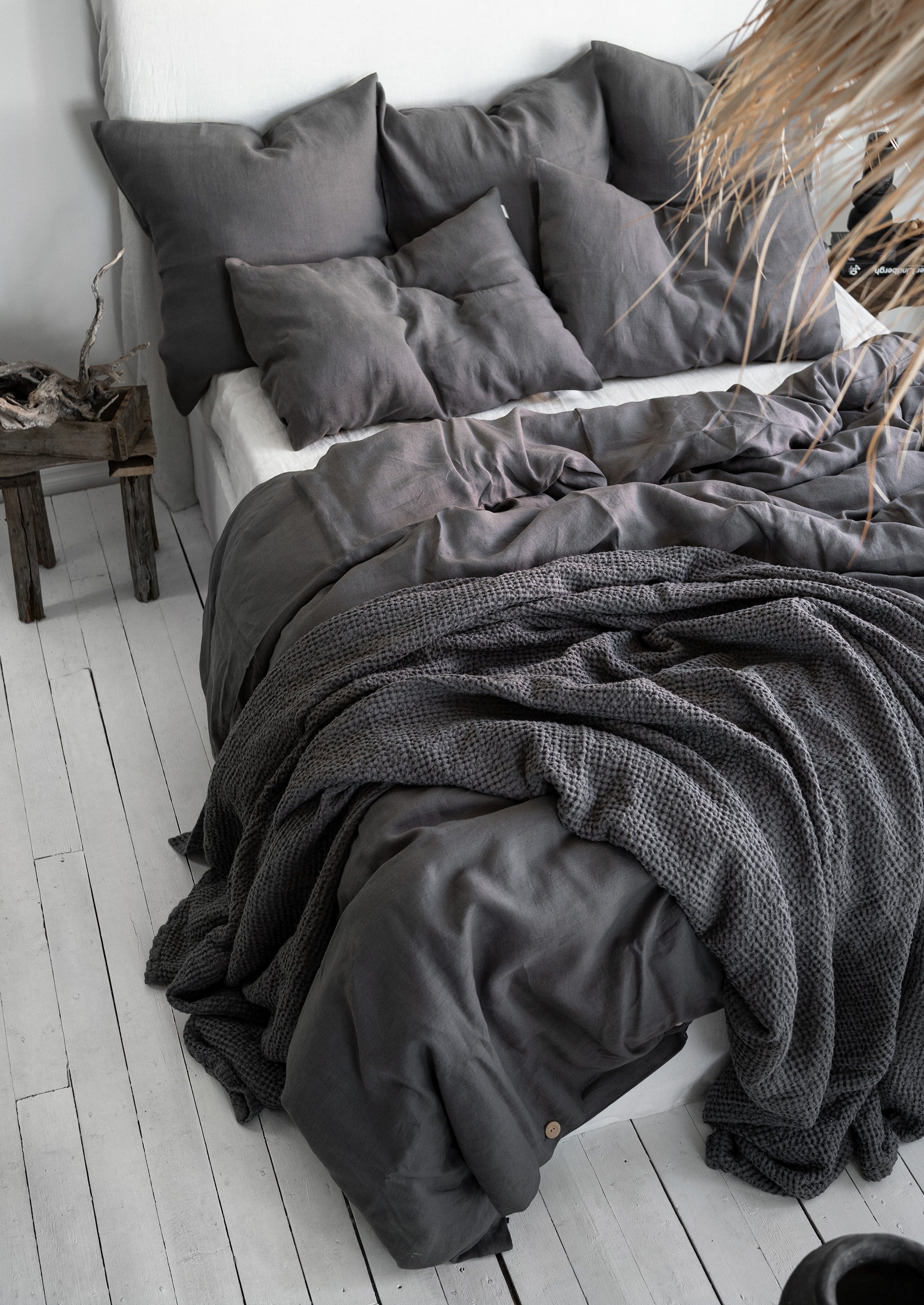 Linen Fitted Sheet in Charcoal Gray
