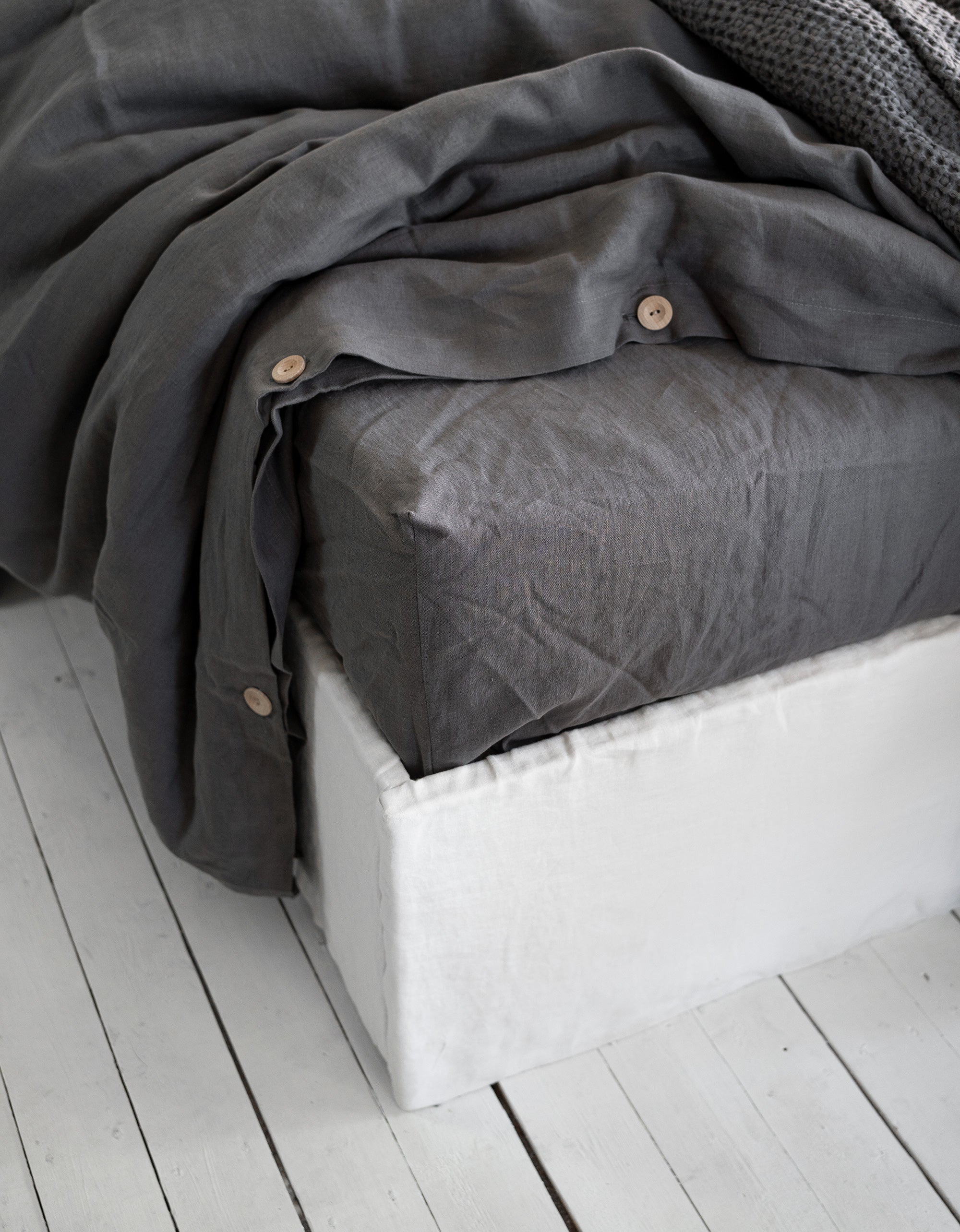 Linen Flat Sheet in Charcoal Gray