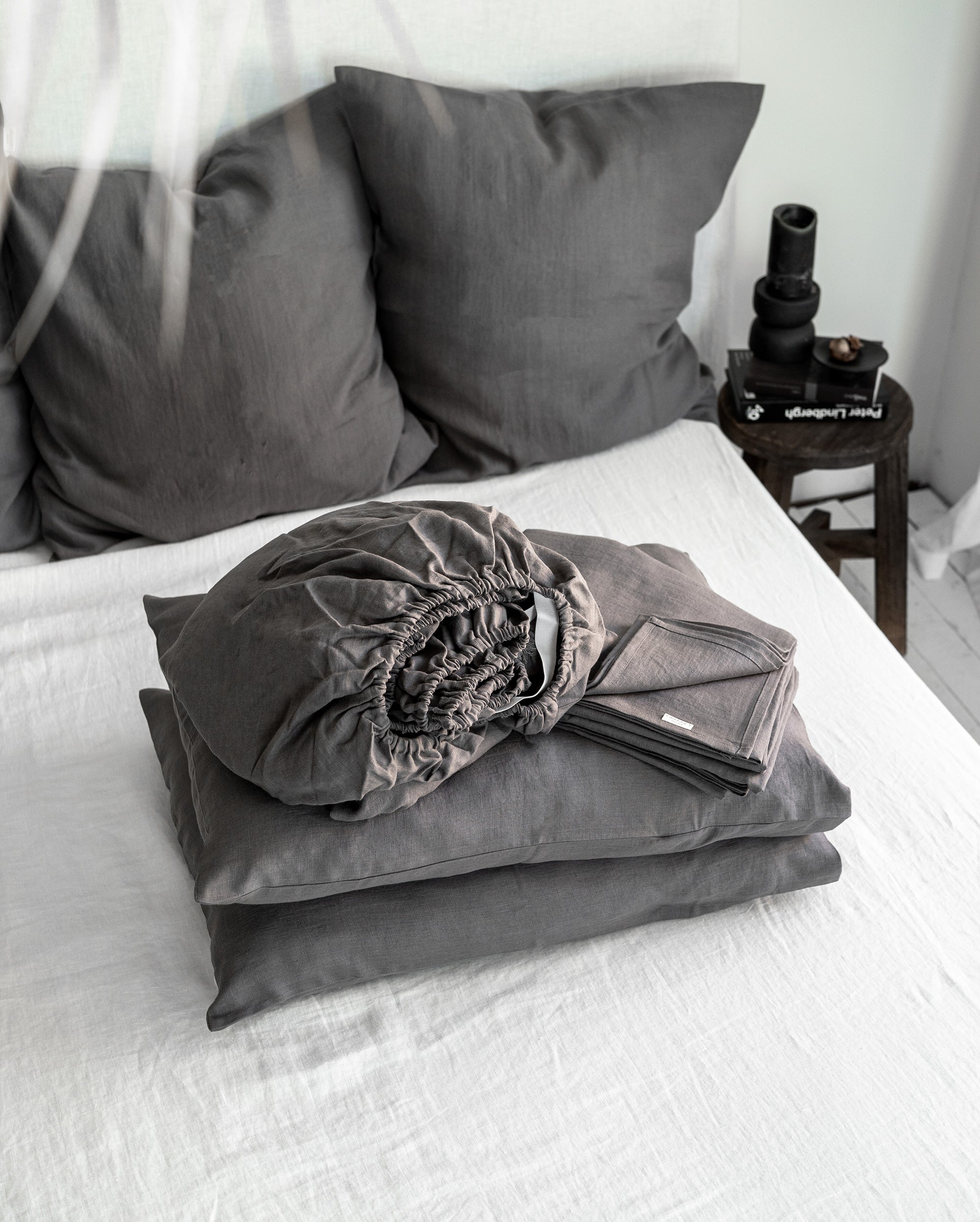 Linen Sheet Set in Charcoal Gray