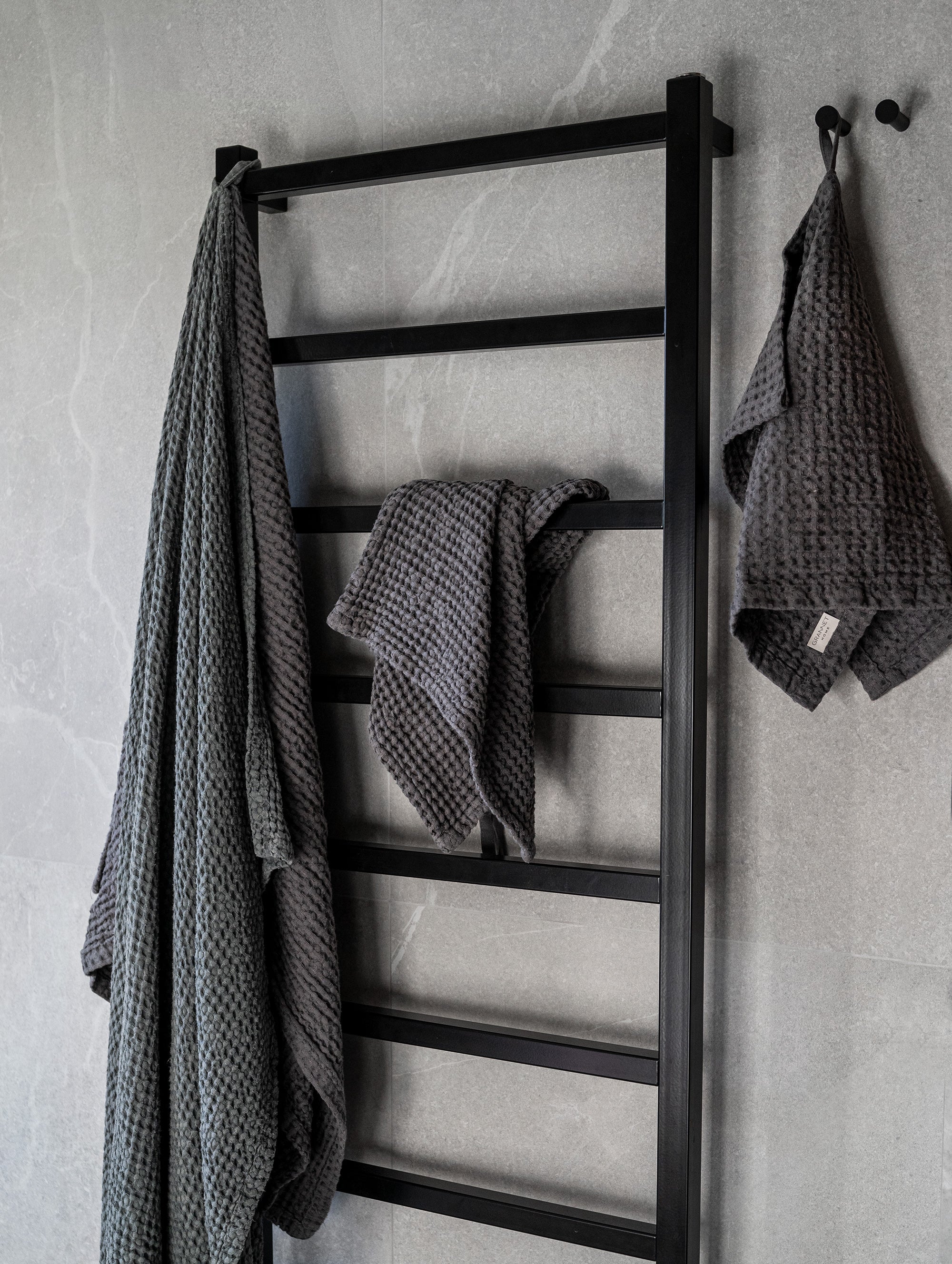 Linen Waffle Bath Towel in Cinnamon