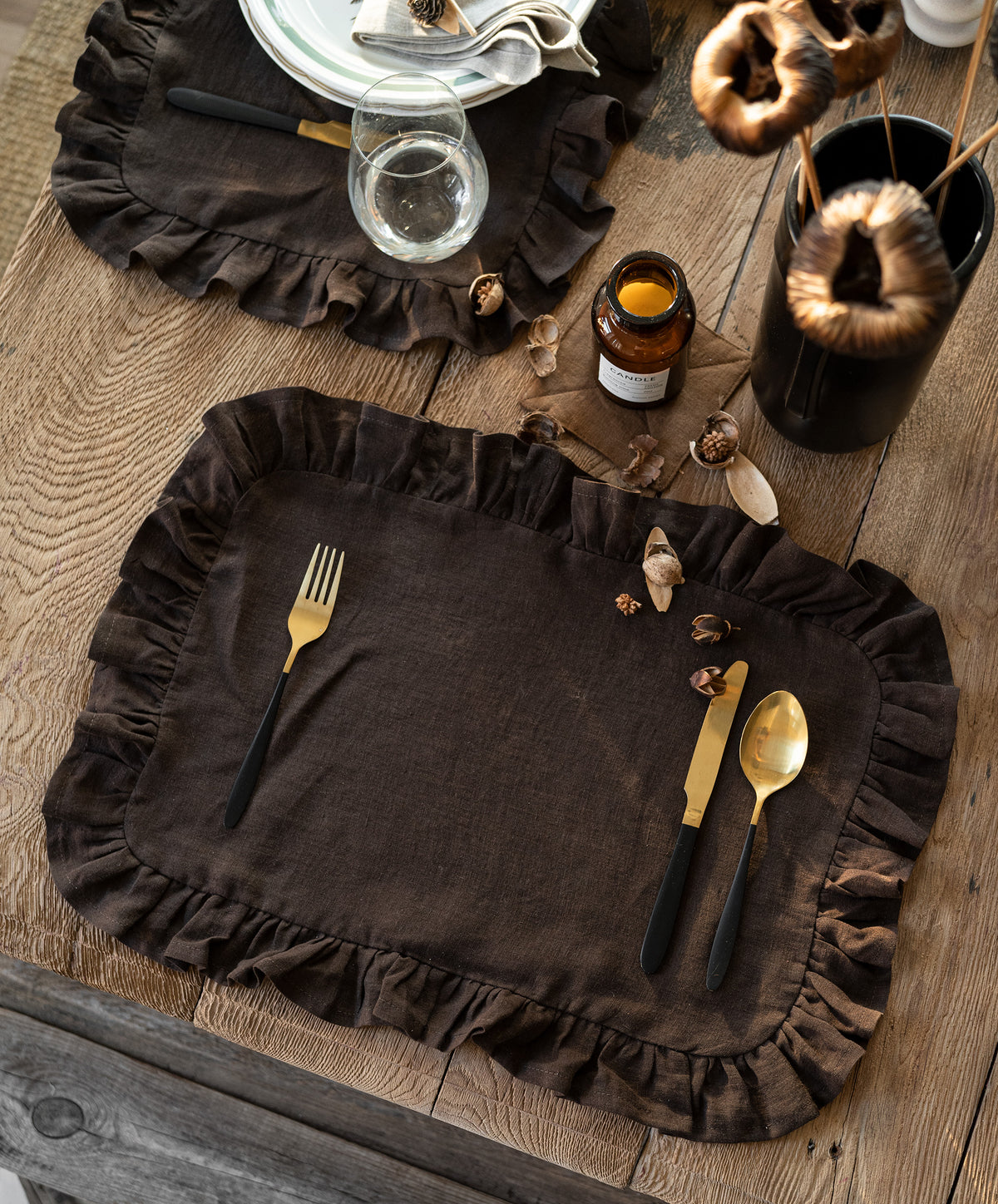 Ruffled Linen Placemat in Chocolate