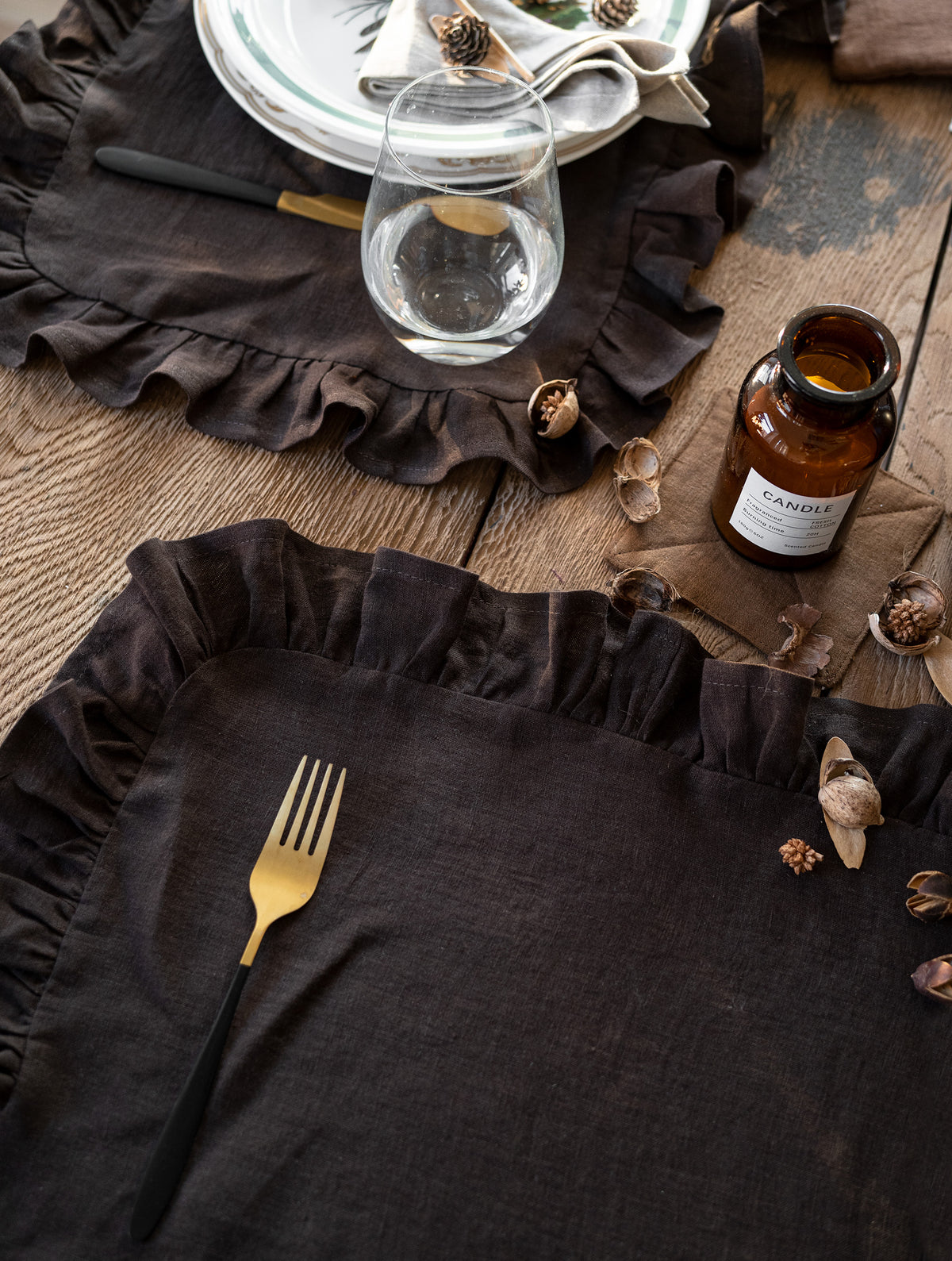 Ruffled Linen Placemat in Chocolate