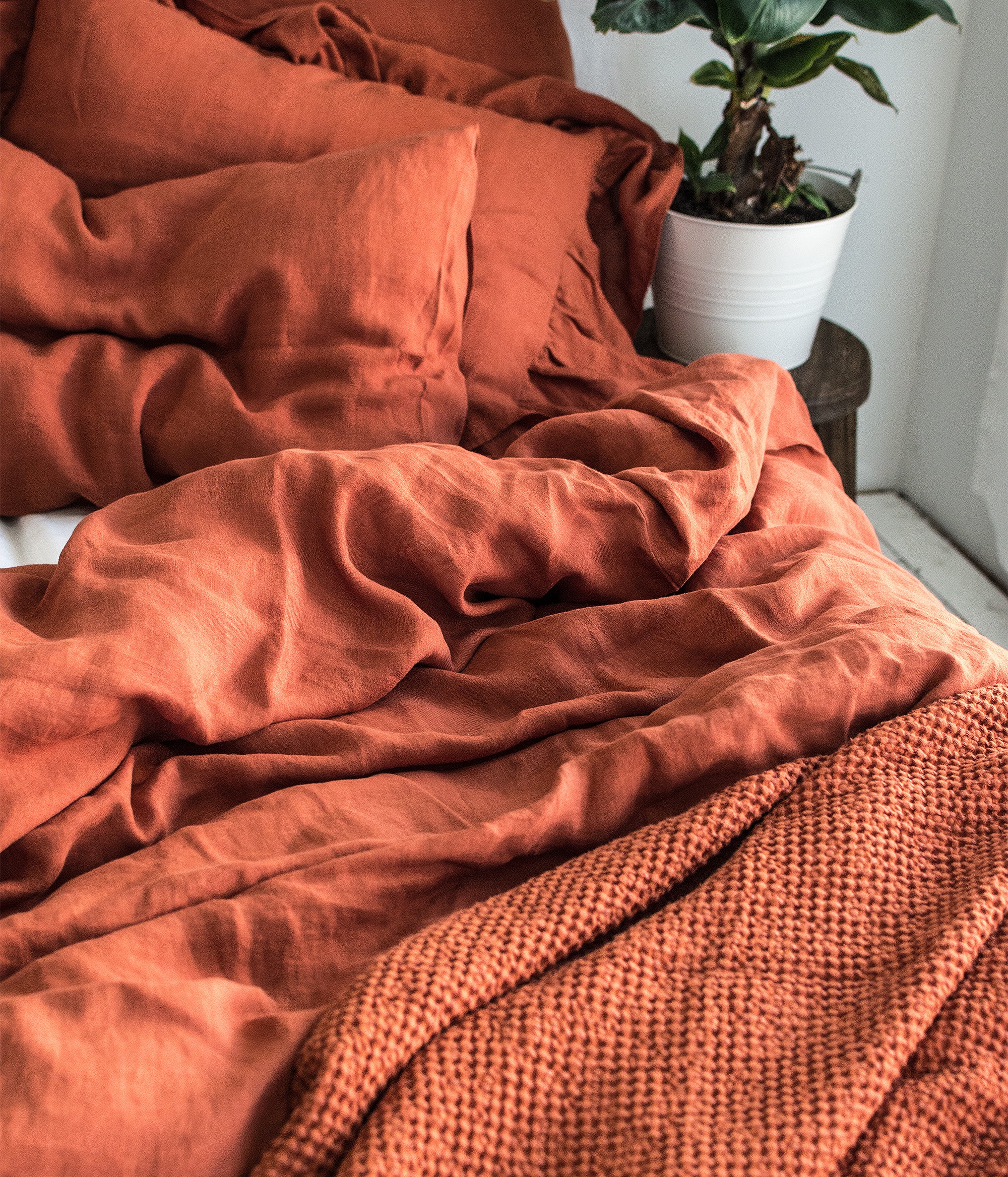 Linen Fitted Sheet in Clay Red