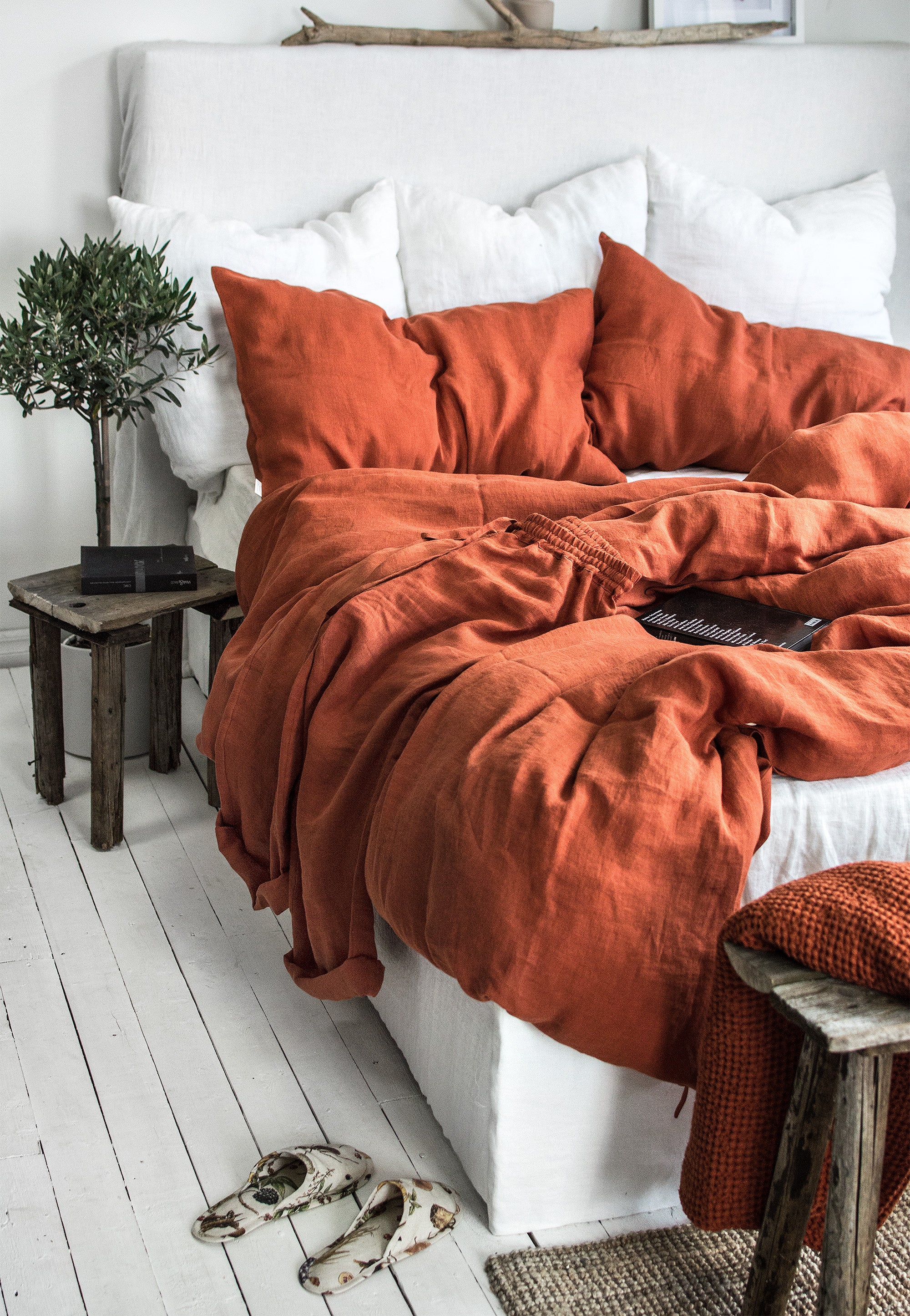 Linen Fitted Sheet in Clay Red