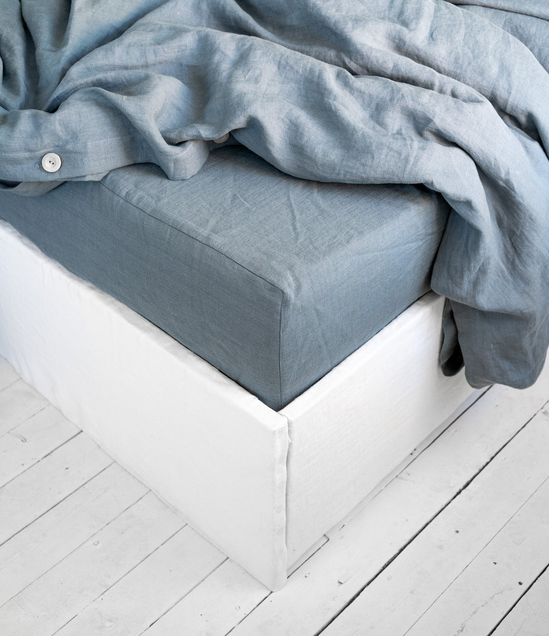 Linen Fitted Sheet in Dusty Blue