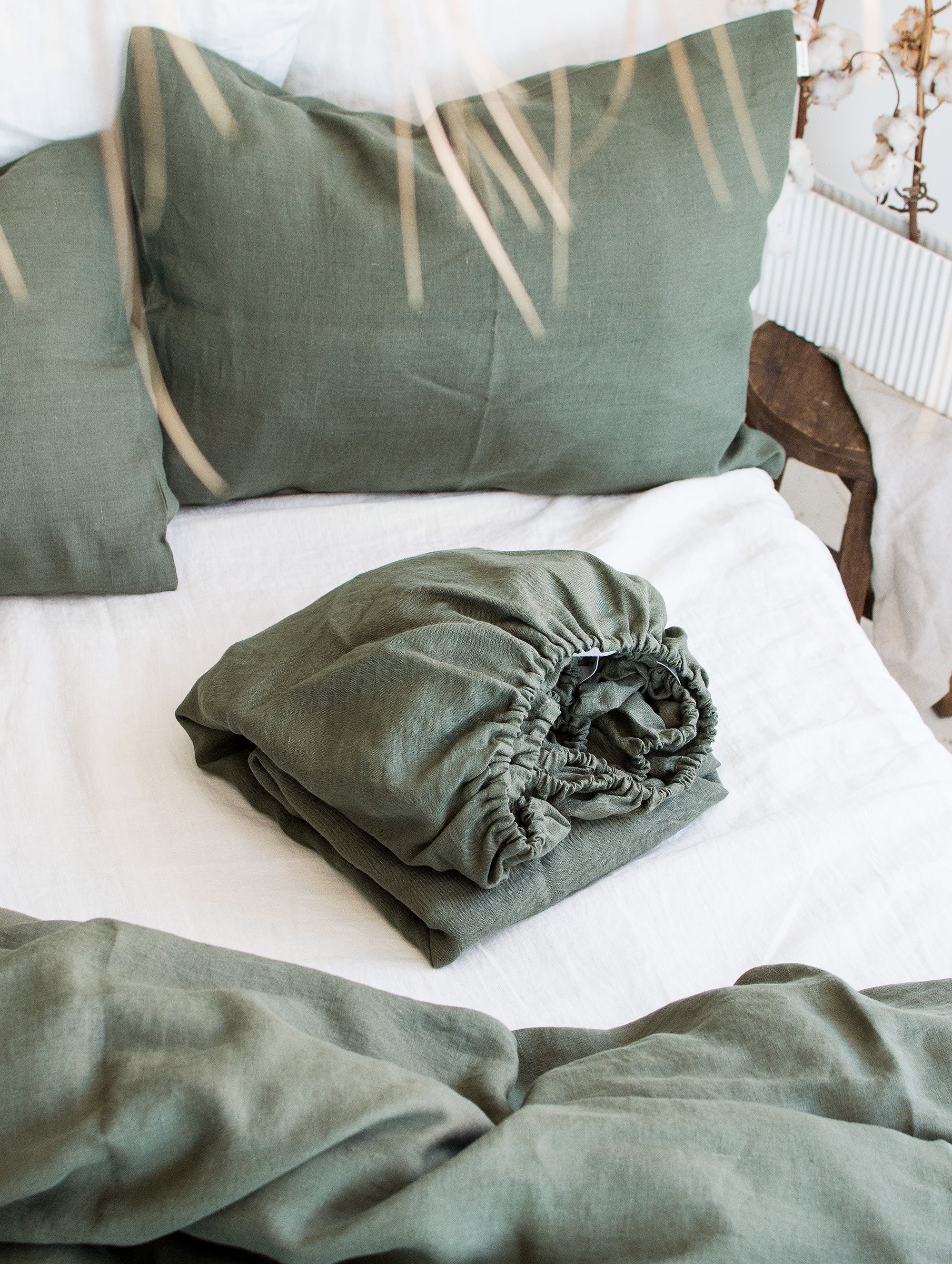Linen Fitted Sheet in Botanic Green