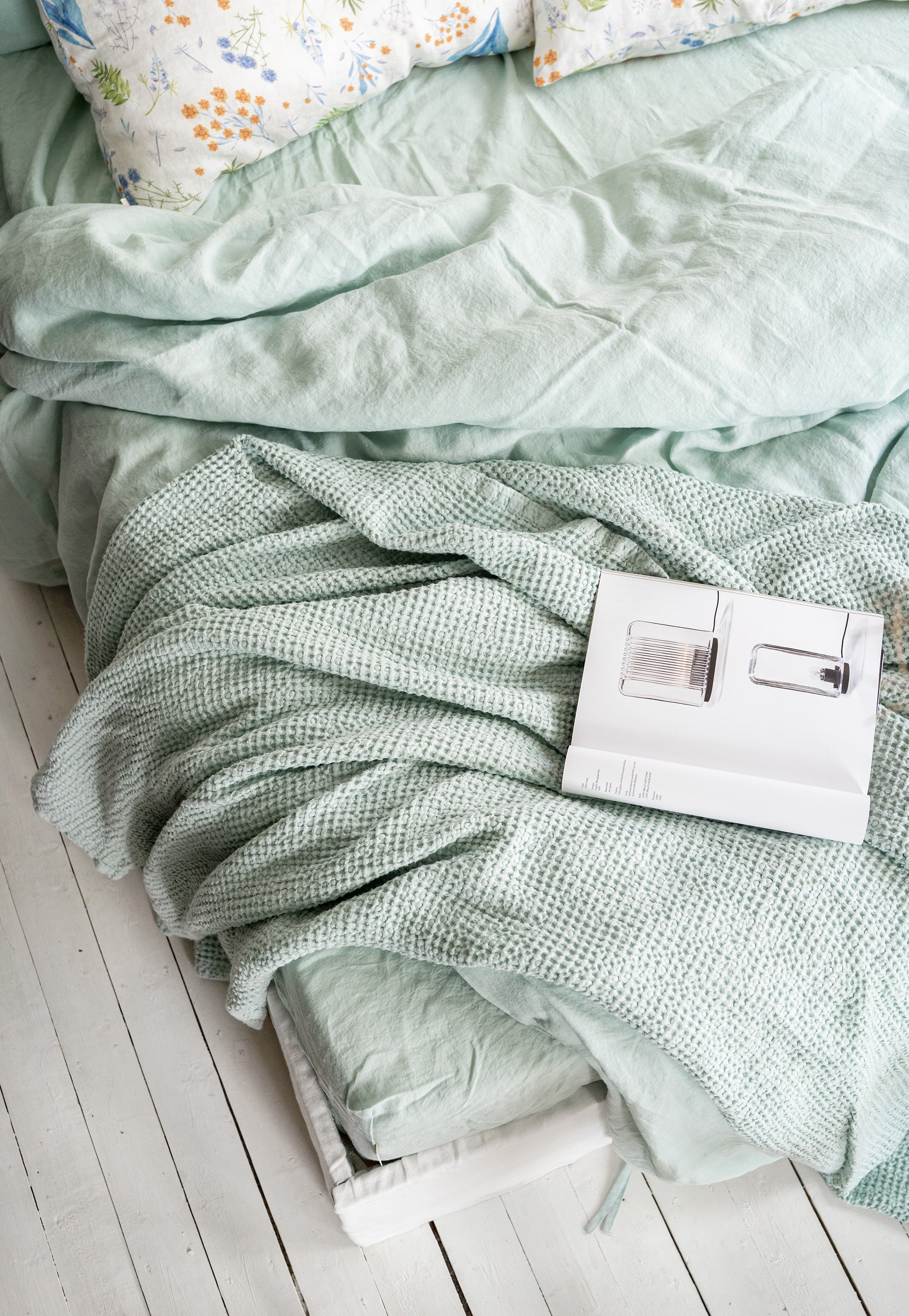 Linen Sheet Set in Mint Green