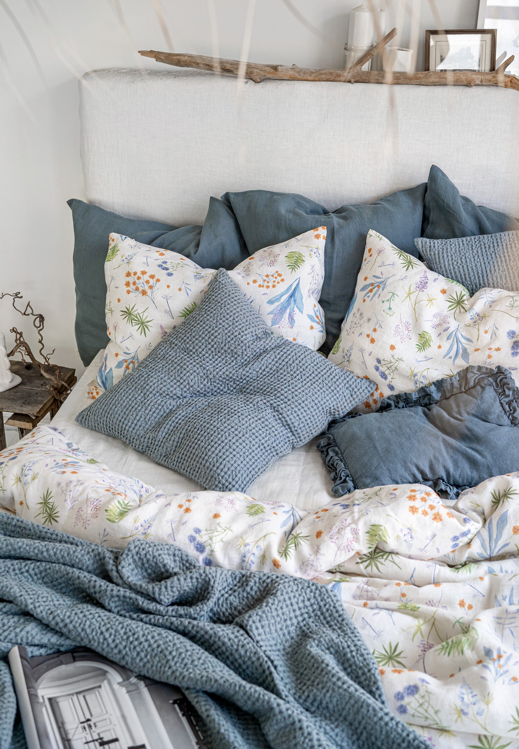 Linen Fitted Sheet in Floral pattern