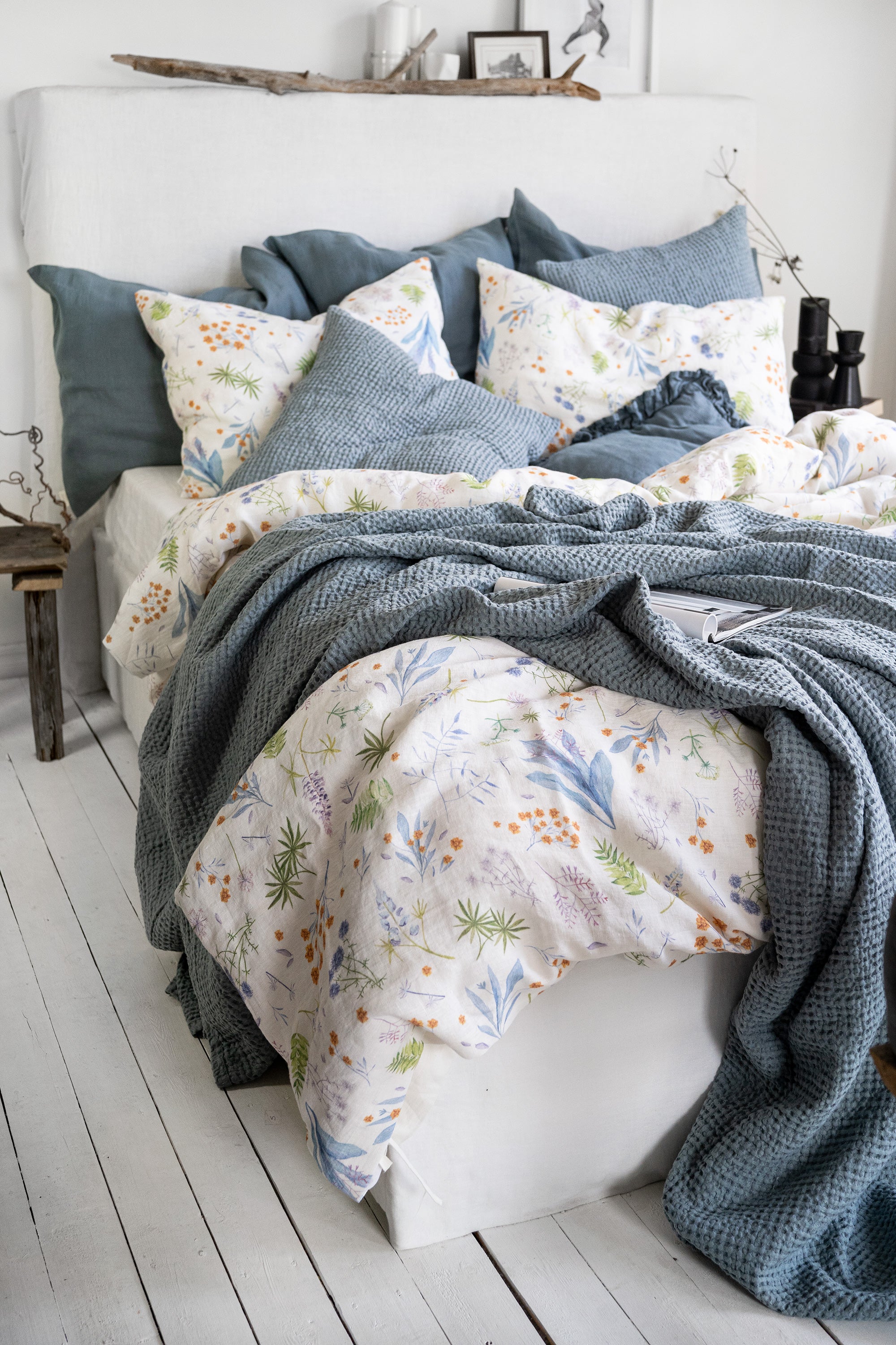 Linen Fitted Sheet in Floral pattern