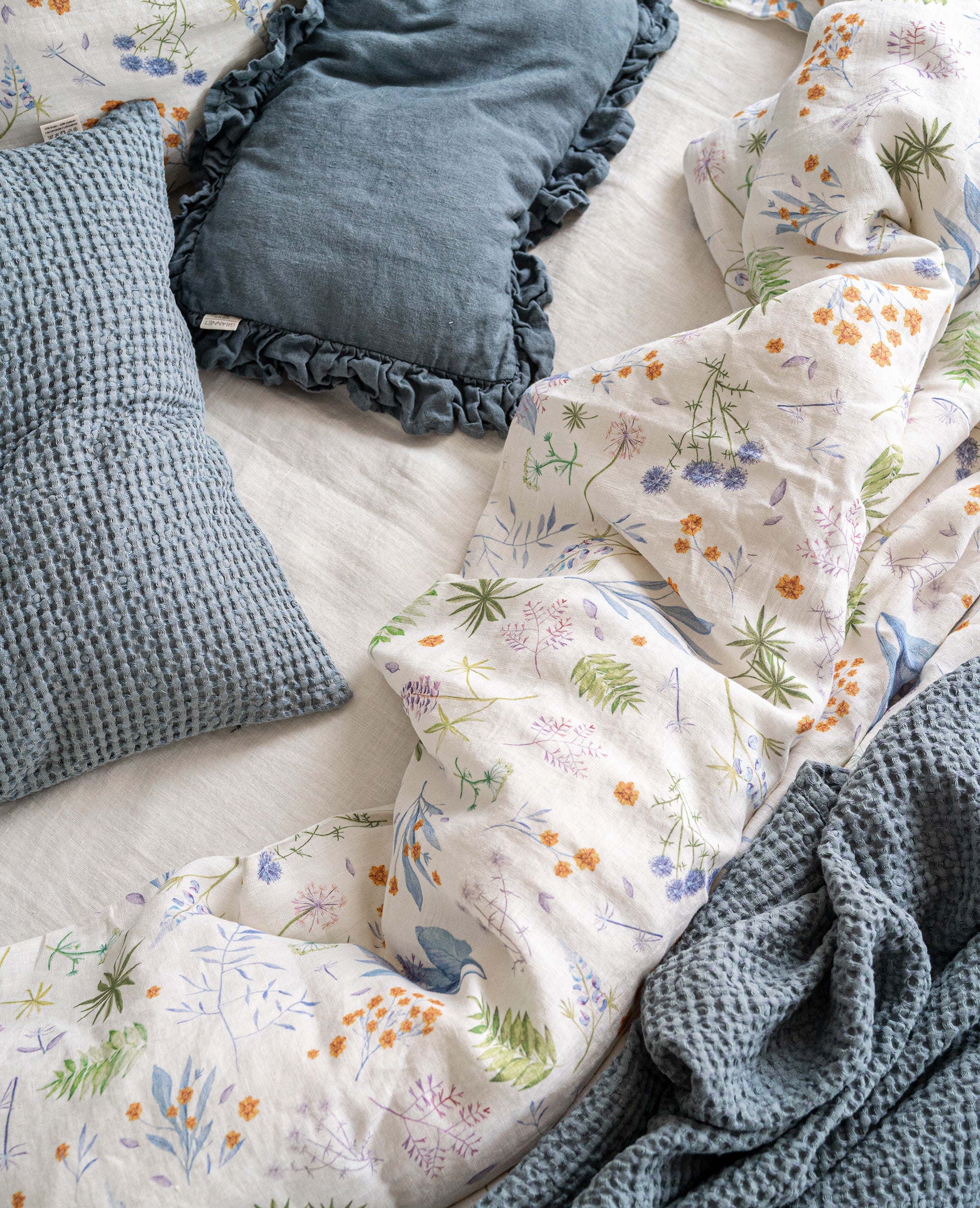 Linen Fitted Sheet in Floral pattern