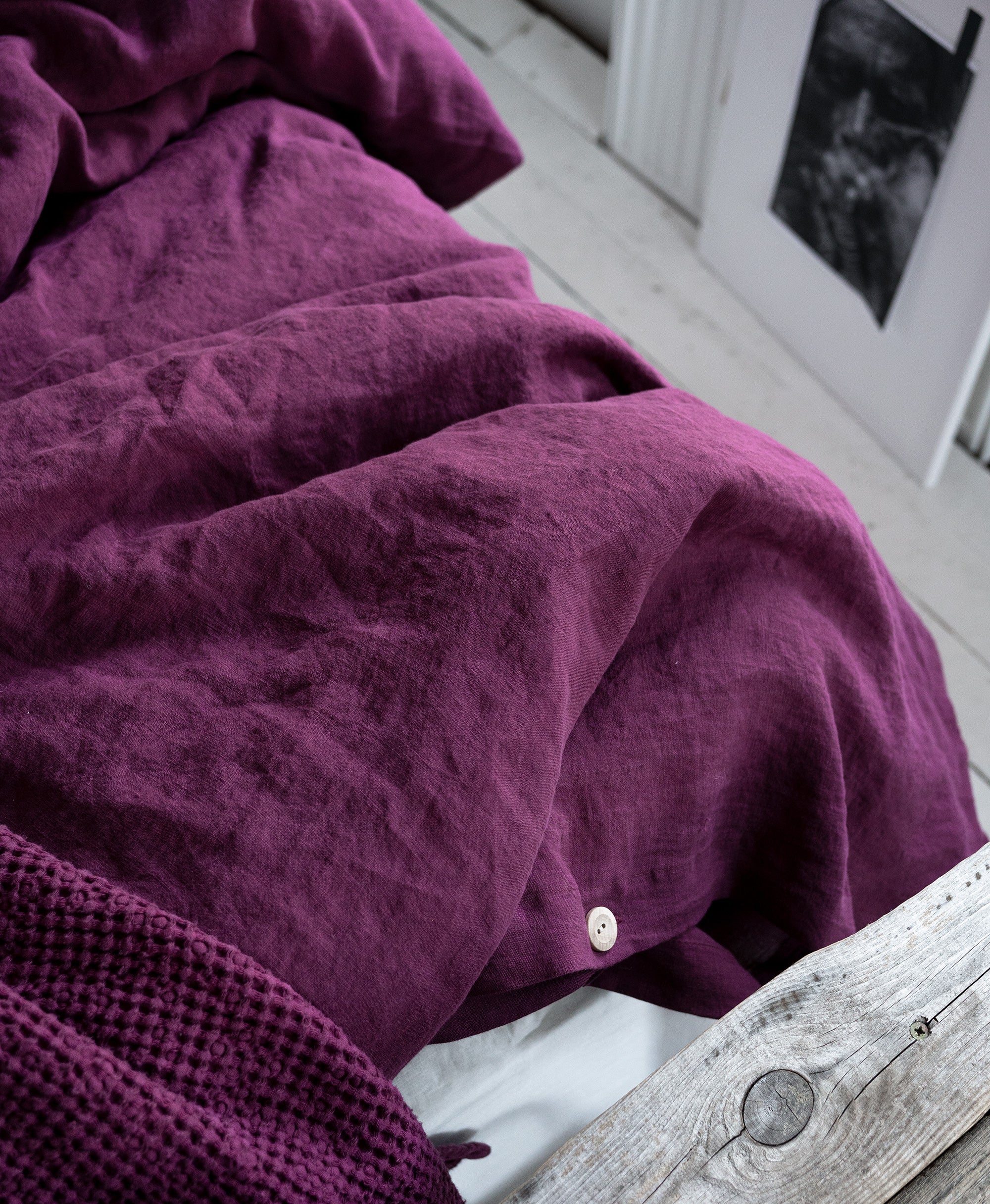 Linen Fitted Sheet in Fuchsia