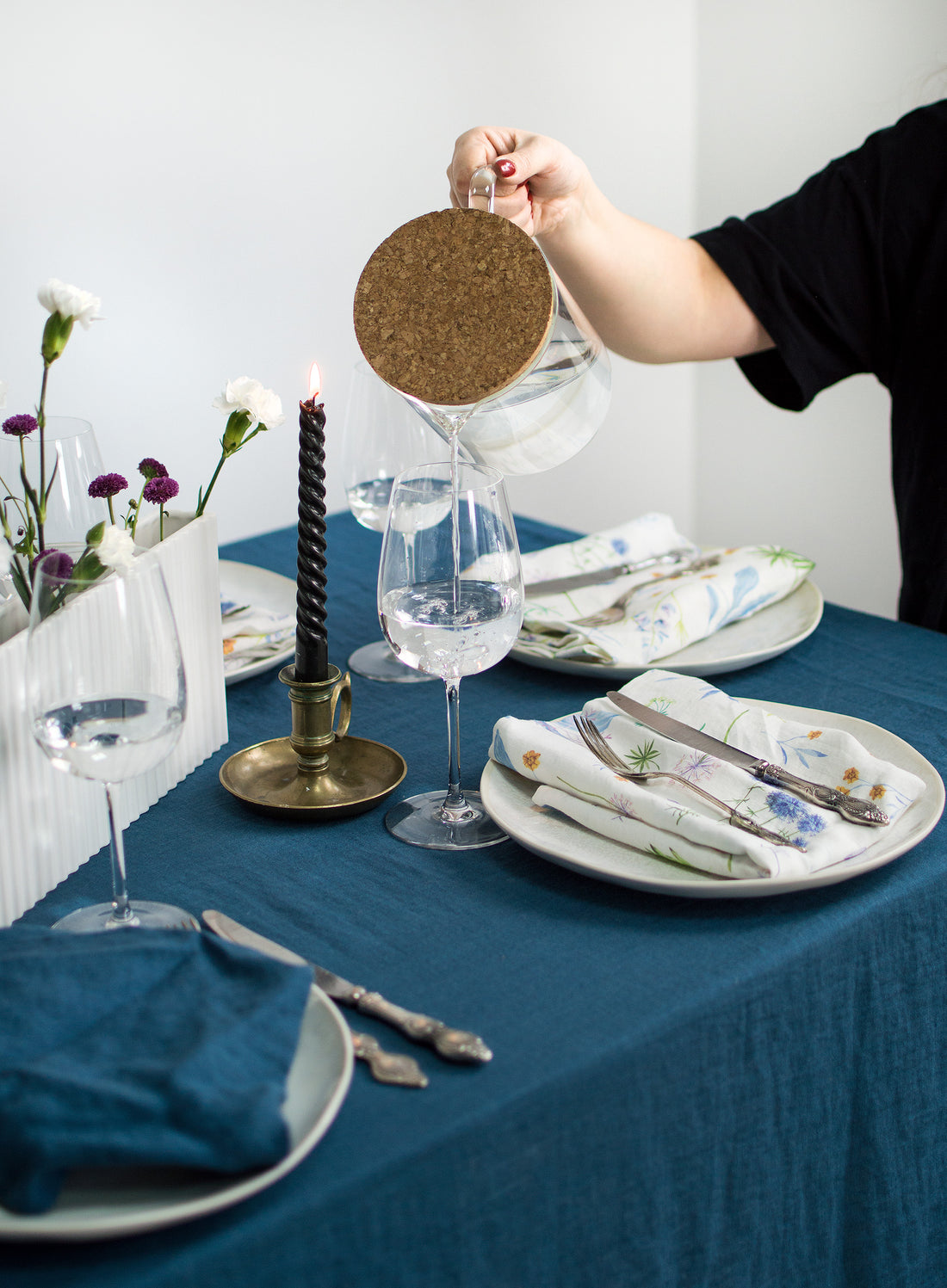 Linen tablecloth in Lake Blue