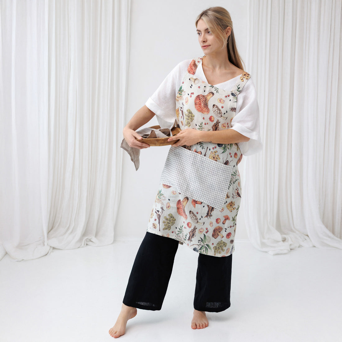 Mushroom Linen Apron with Grid pocket