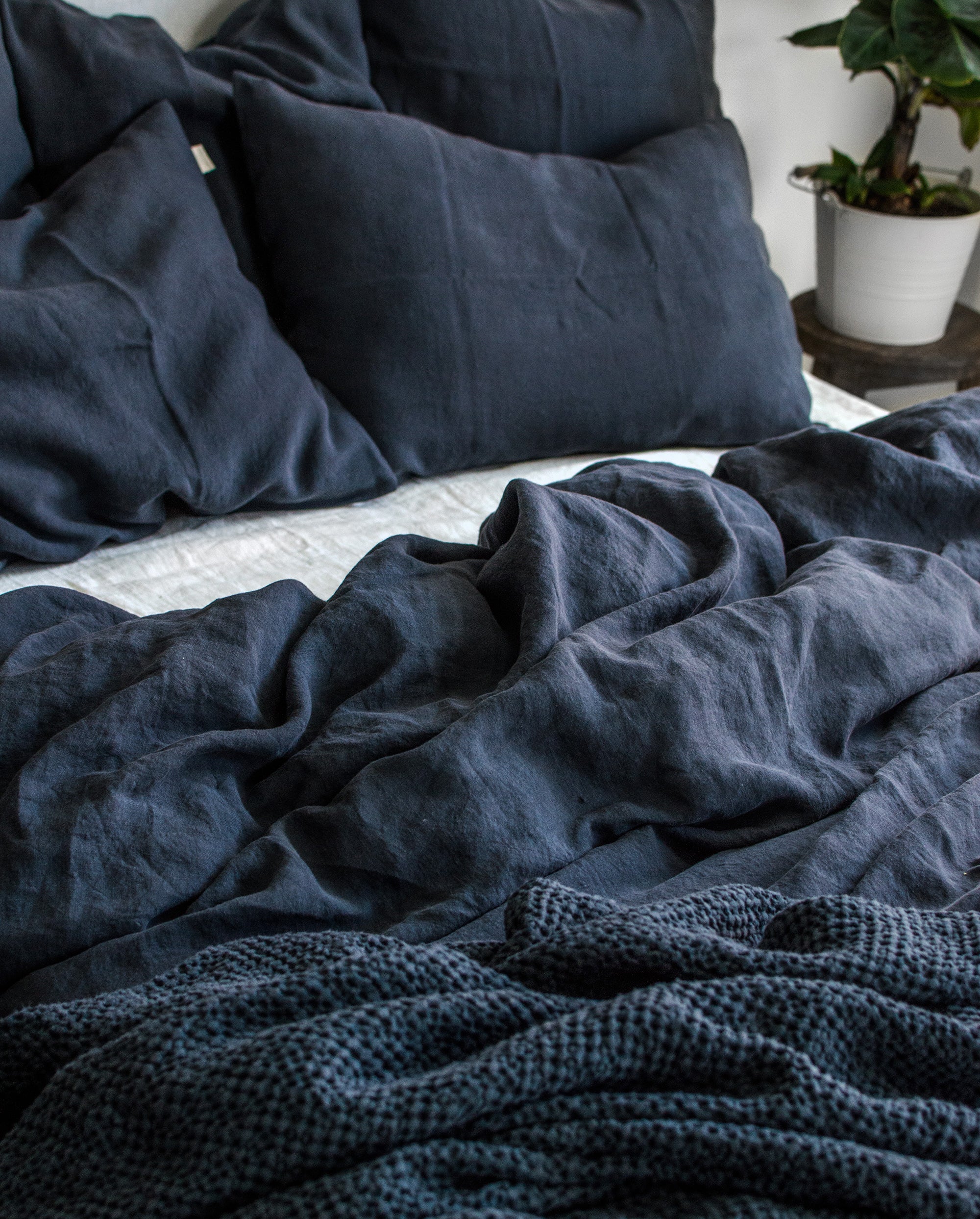 Linen Flat Sheet in Graphite Blue