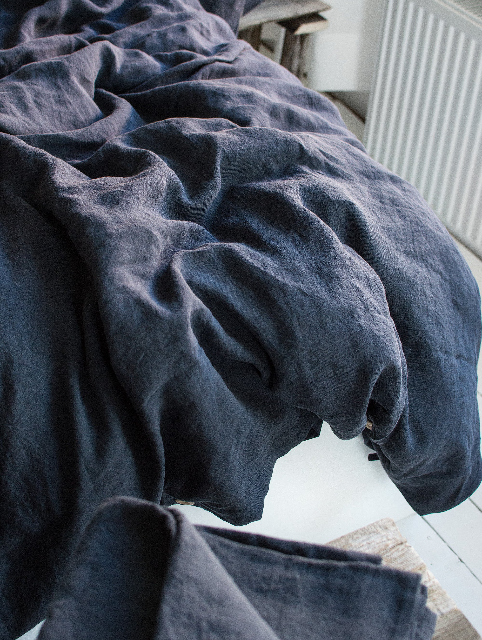 Linen Fitted Sheet in Graphite Blue