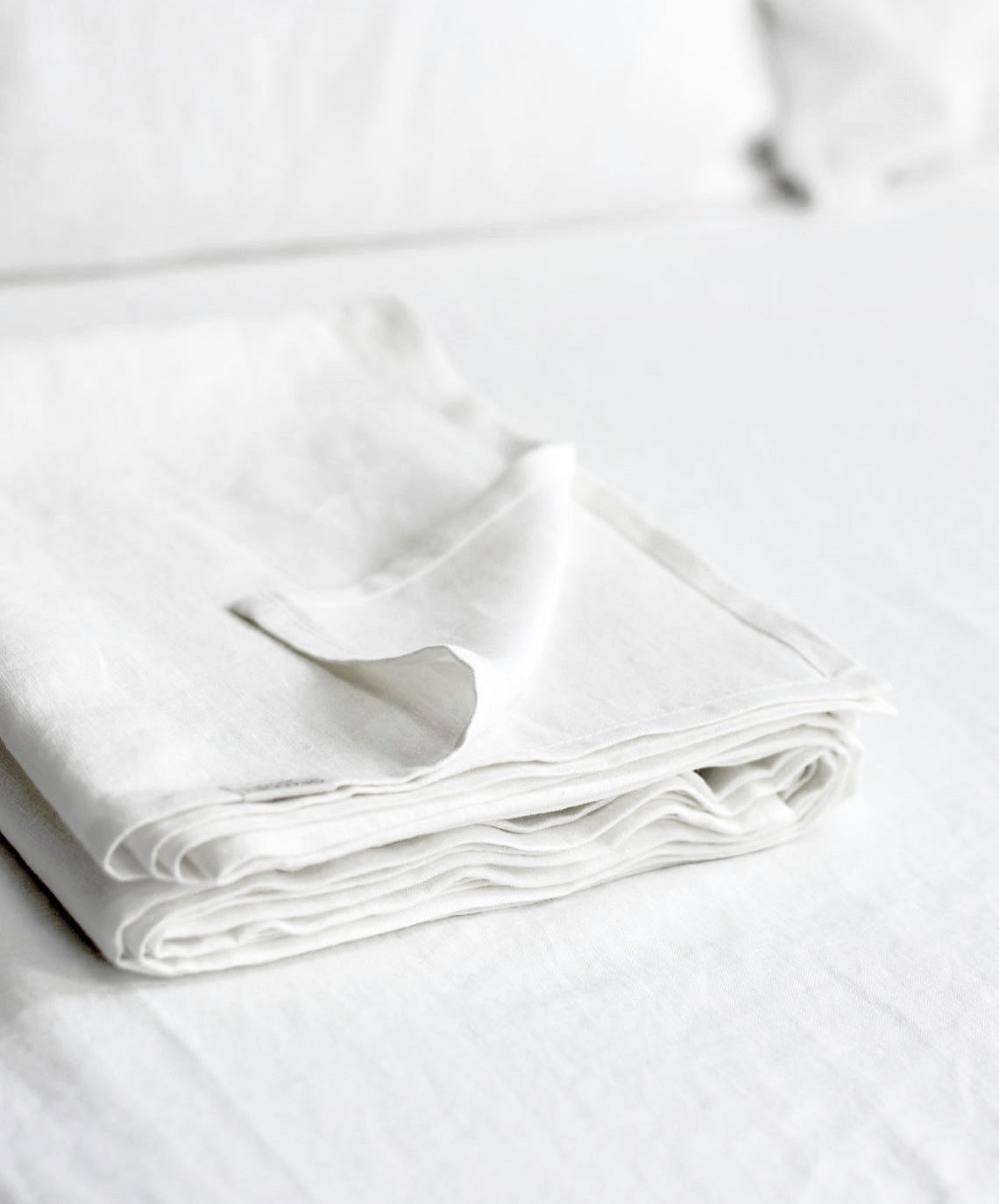 Linen Flat Sheet in Milky White / Optic White
