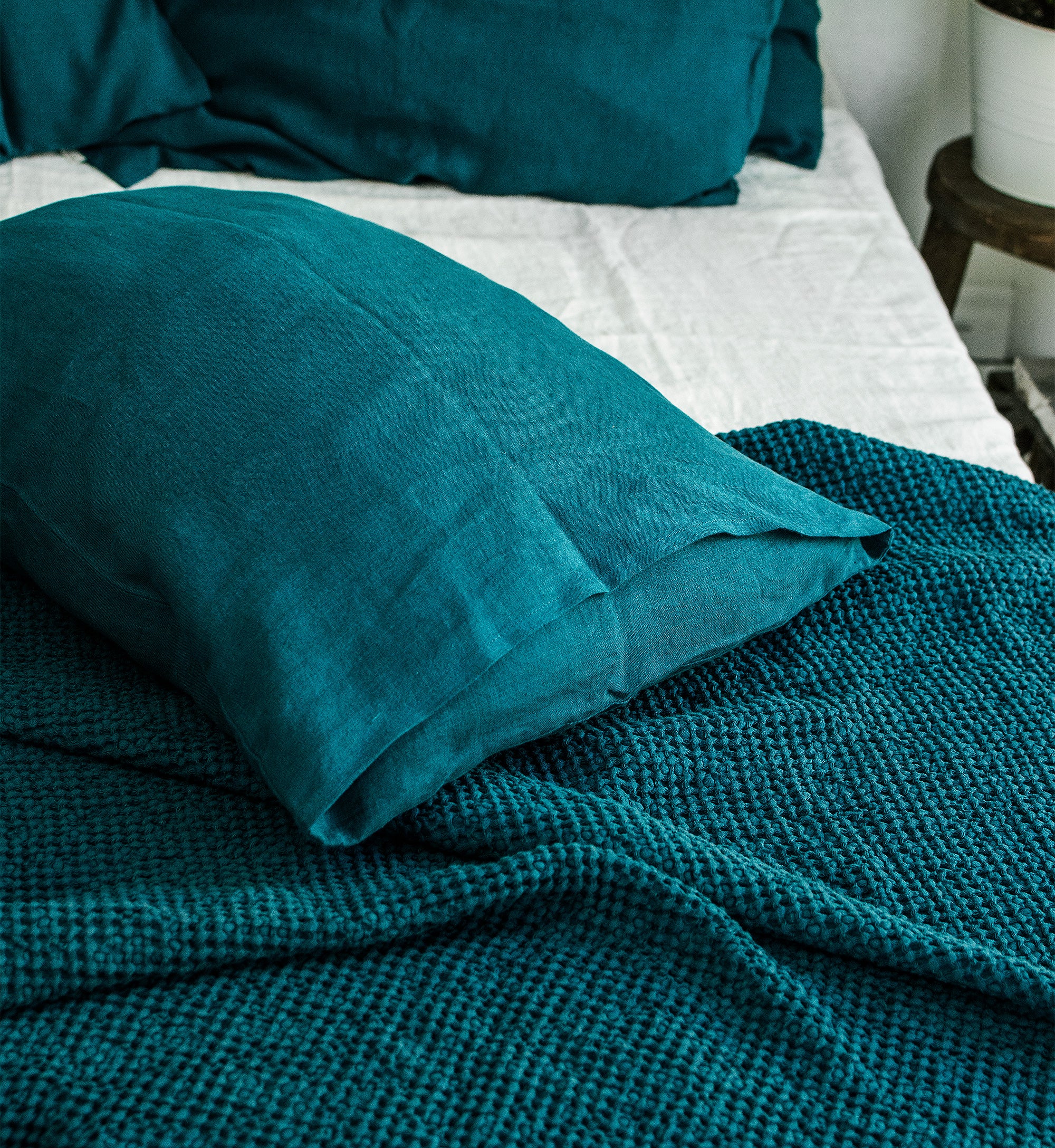 Linen Sheet Set in Emerald Blue