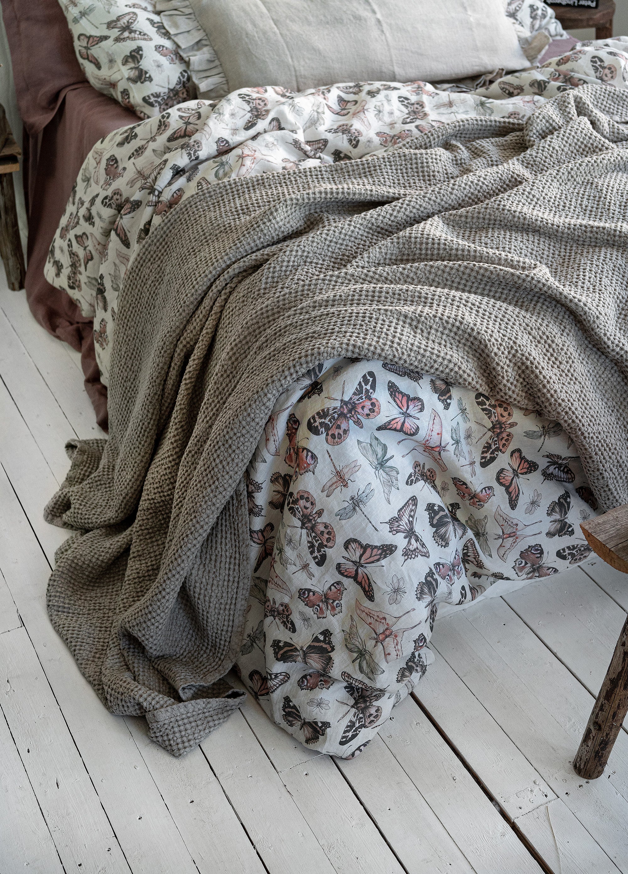 Linen Bedding Set in Butterfly - Duvet Cover & 2 Pillowcases