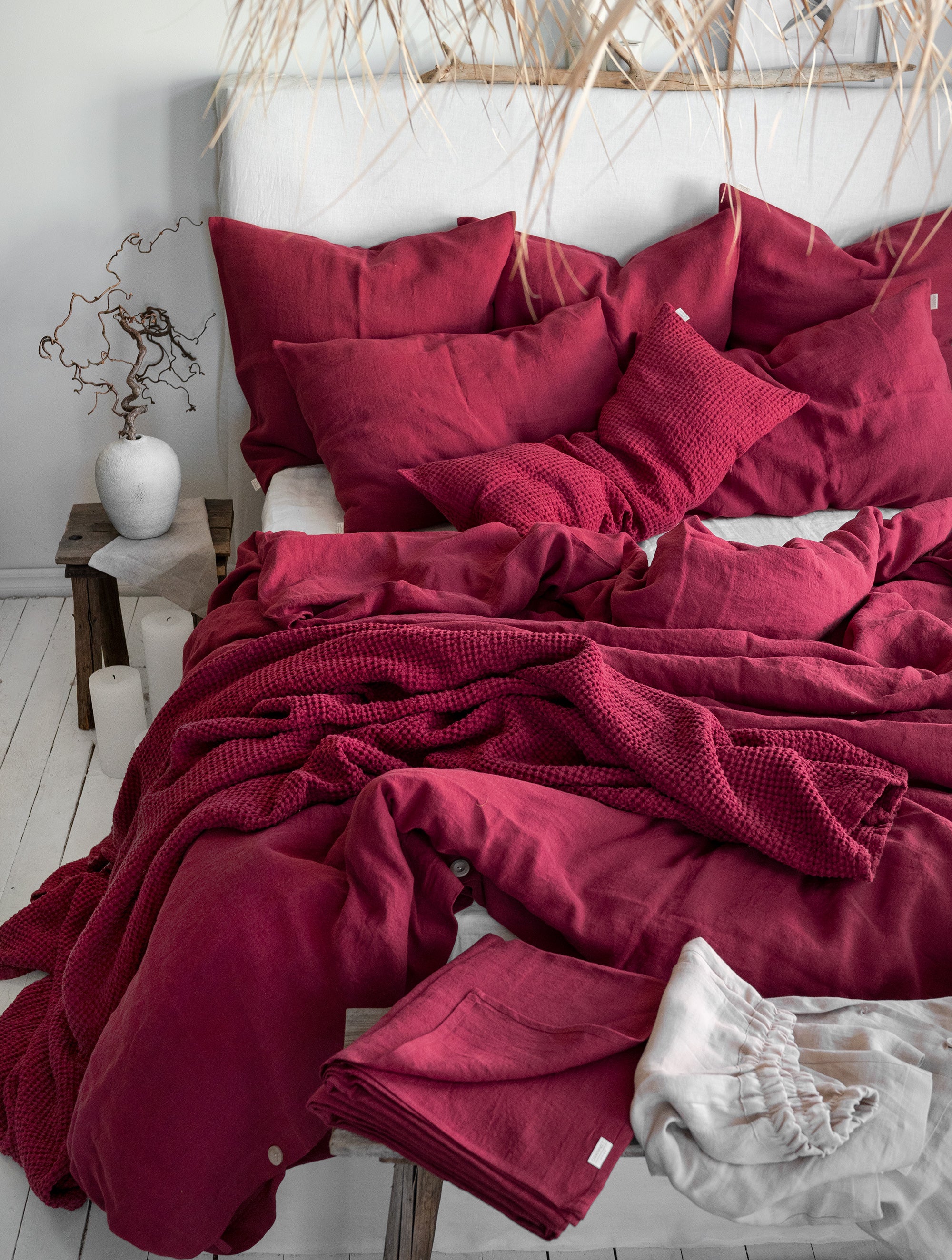 Linen Fitted Sheet in Raspberry
