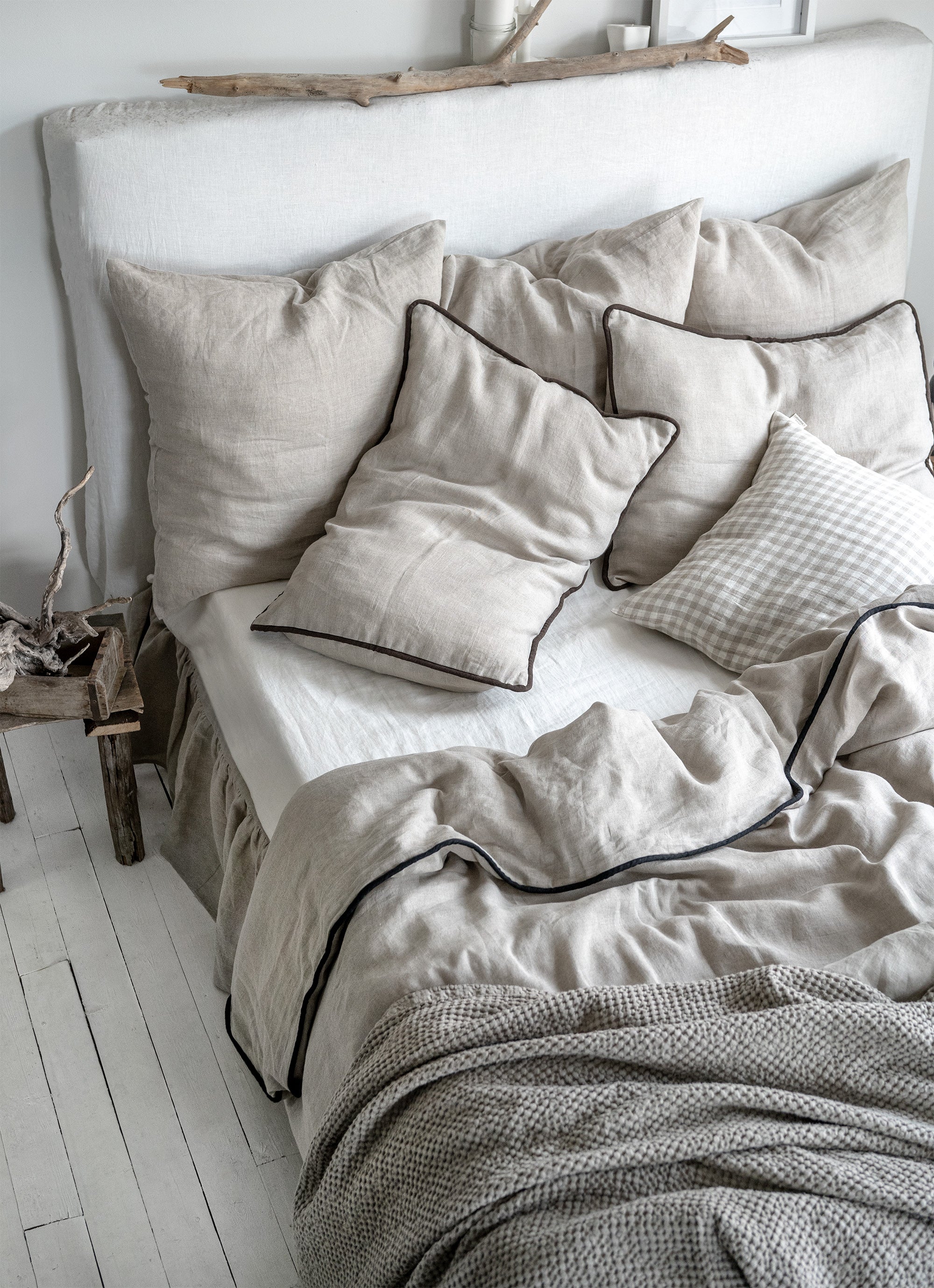 Linen Bedding Set with Piping - Duvet Cover & 2 Pillowcases