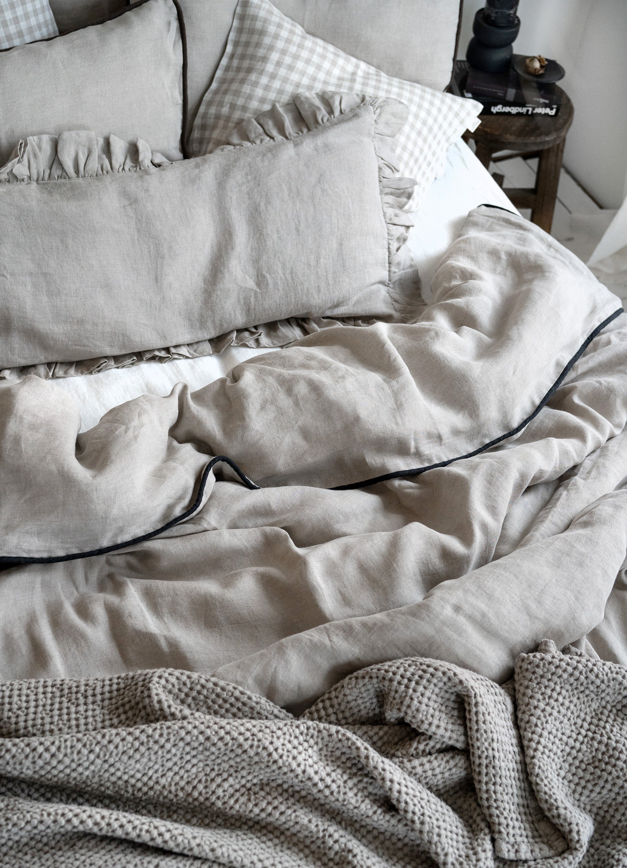 Linen Bedding Set with Piping - Duvet Cover & 2 Pillowcases