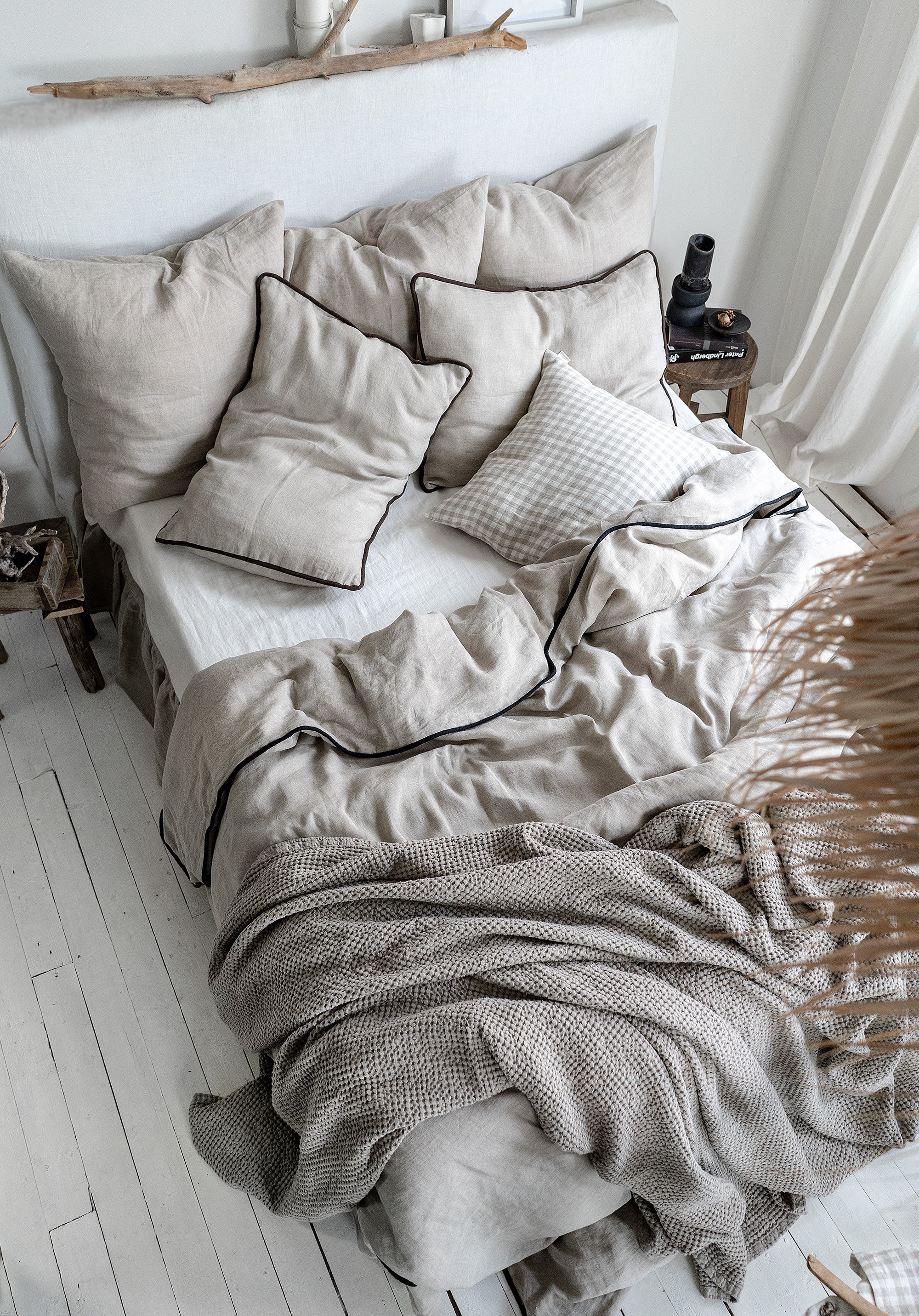 Linen Bedding Set with Piping - Duvet Cover & 2 Pillowcases