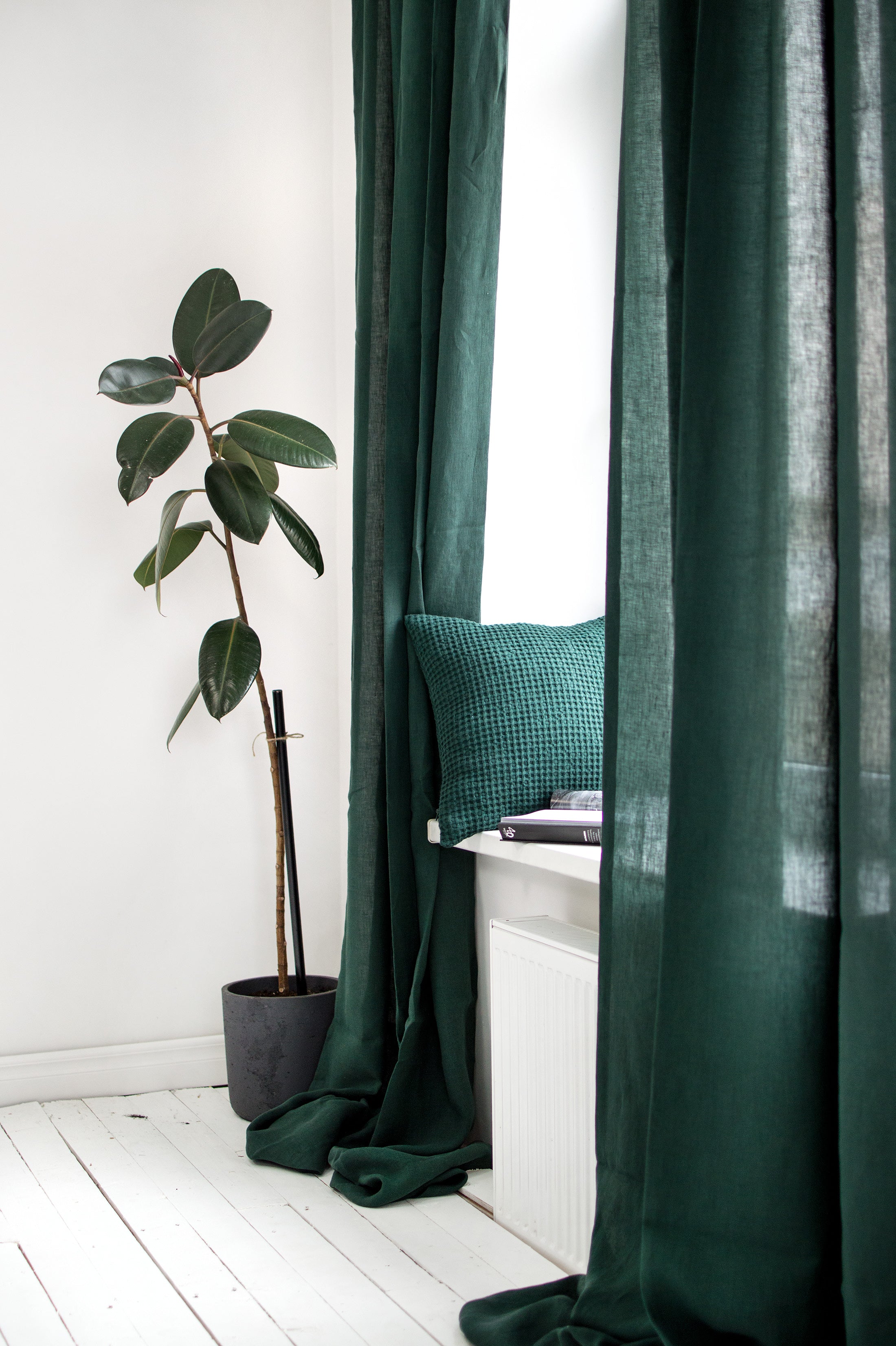Linen Curtains in Jungle Green