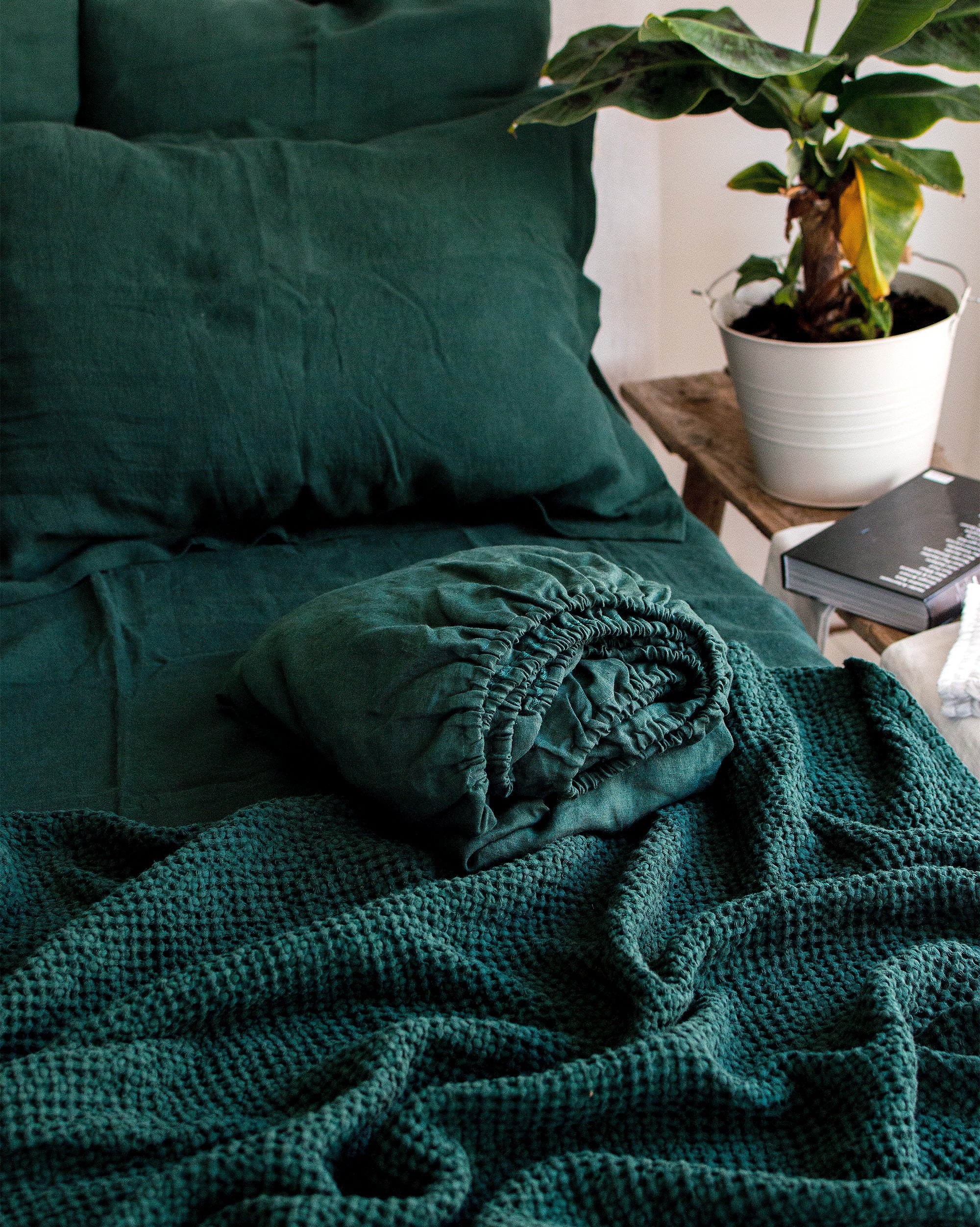 Linen Fitted Sheet in Jungle Green