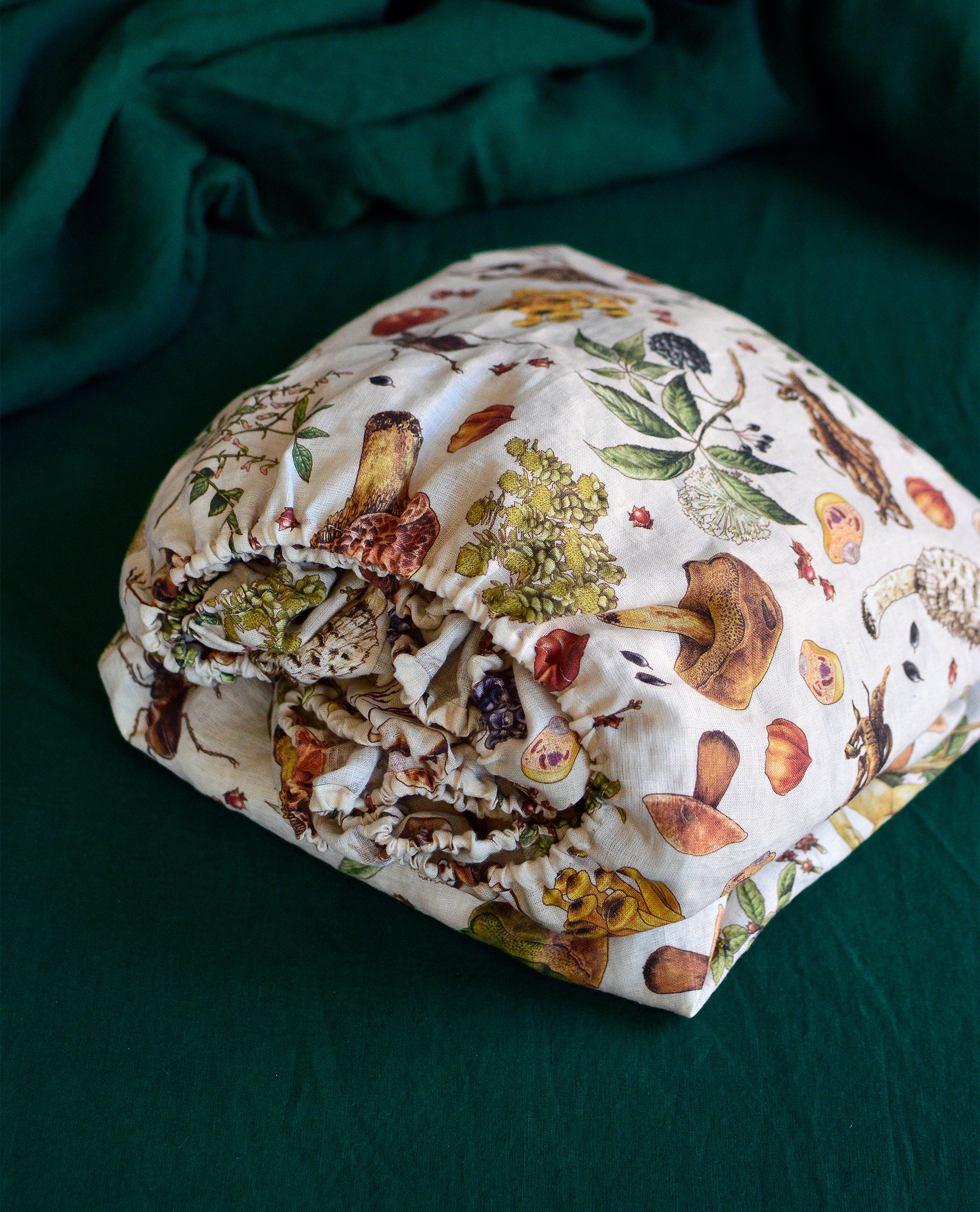 Linen Fitted Sheet in Mushroom