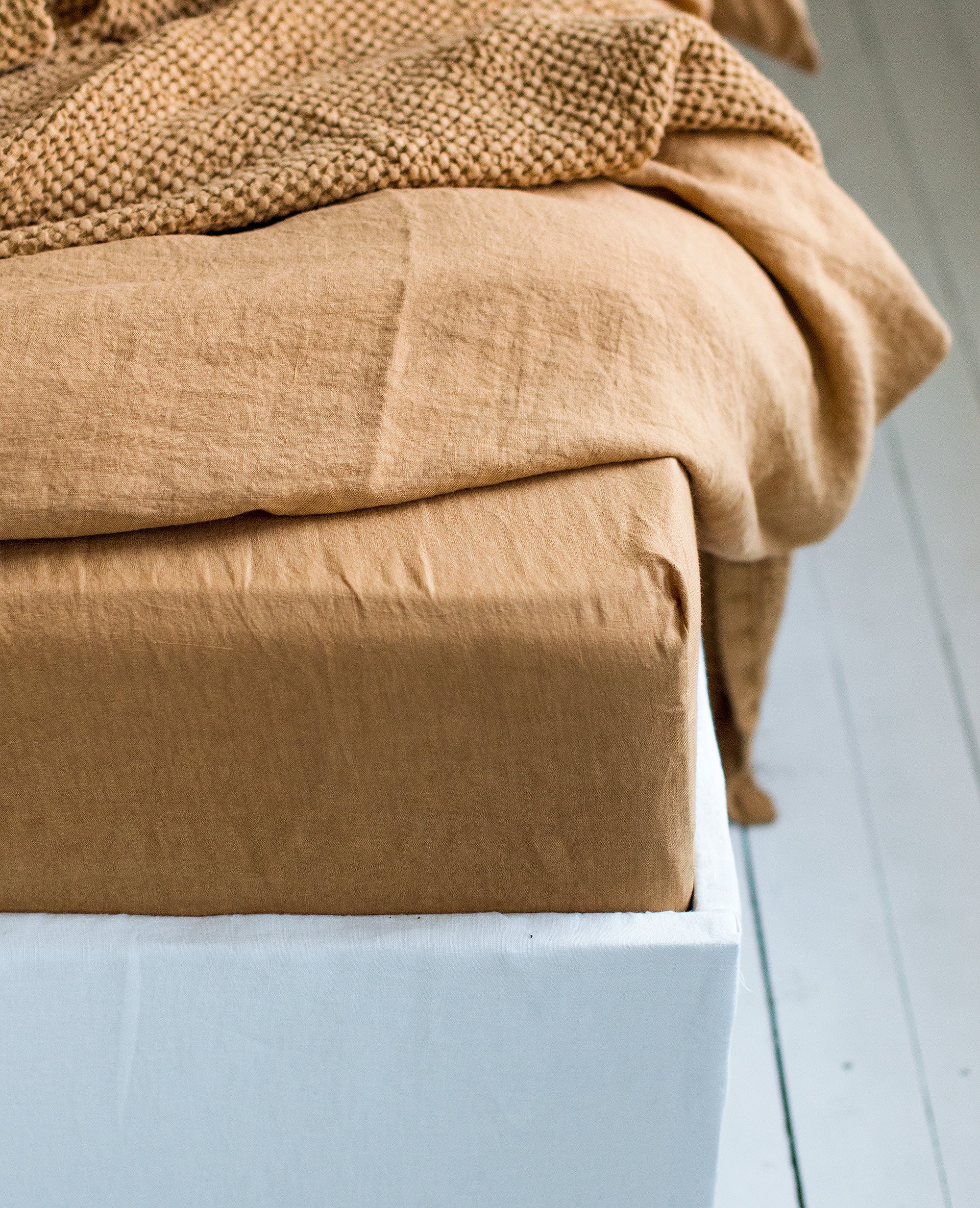 Linen Fitted Sheet in Peanut