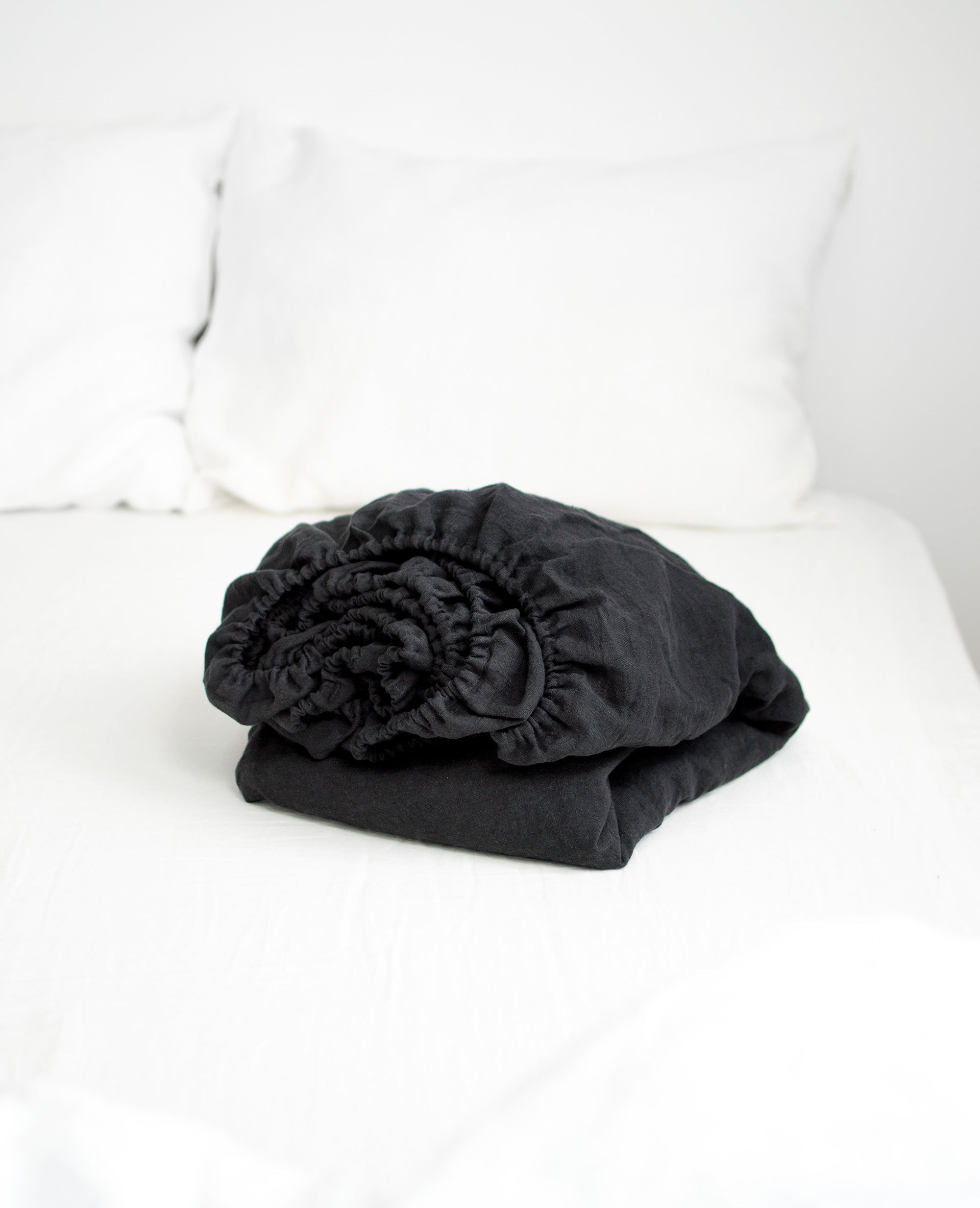 Linen Fitted Sheet in Space Black