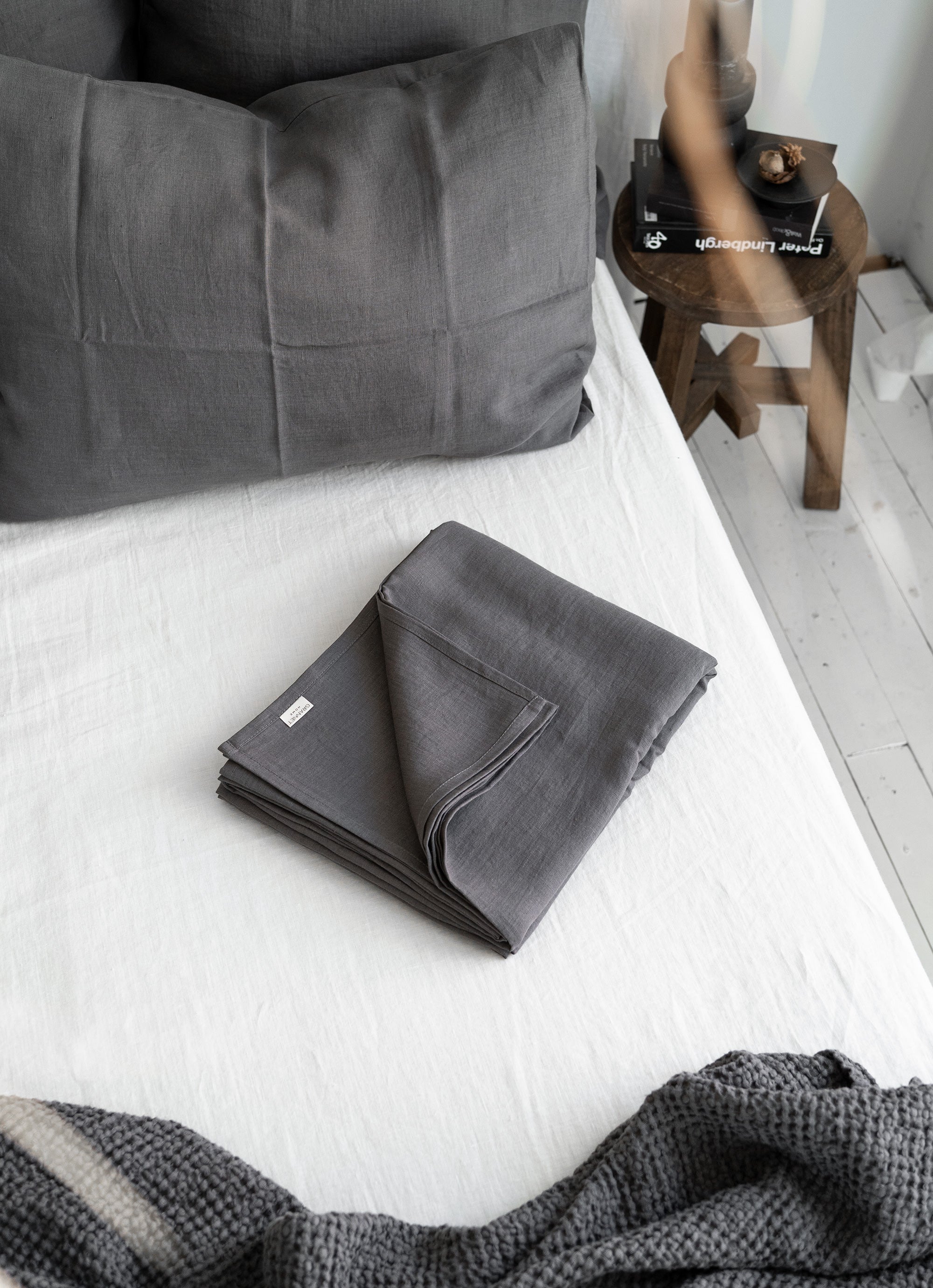 Linen Flat Sheet in Charcoal Gray
