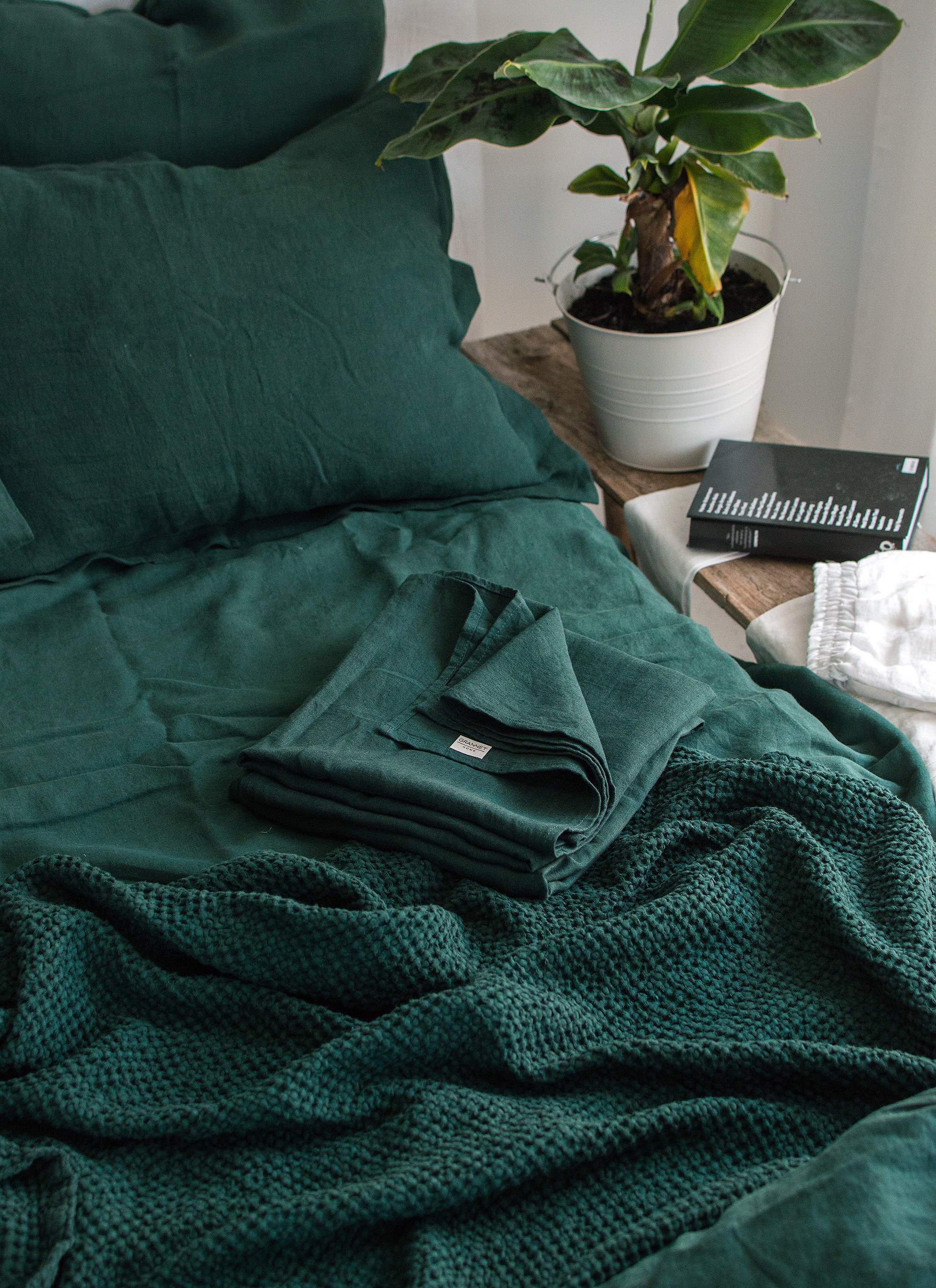 Linen Flat Sheet in Jungle Green