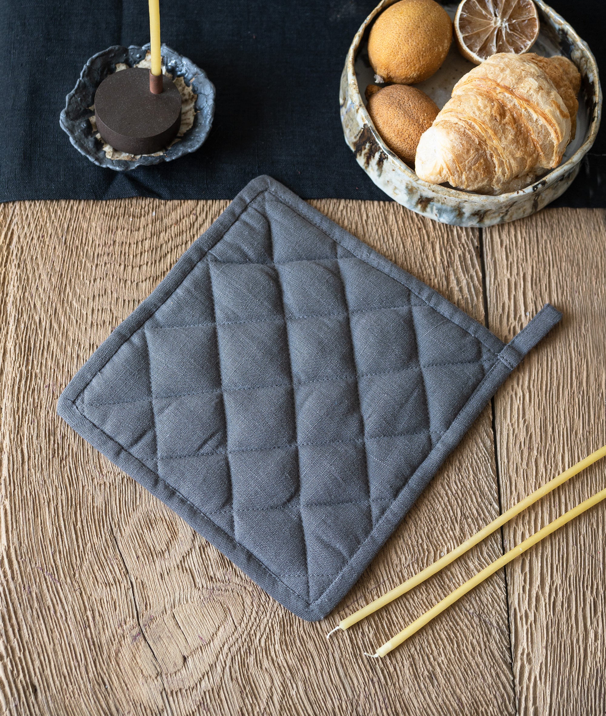 Ruffled Oven Mitt and Pot holder Set in Charcoal Gray