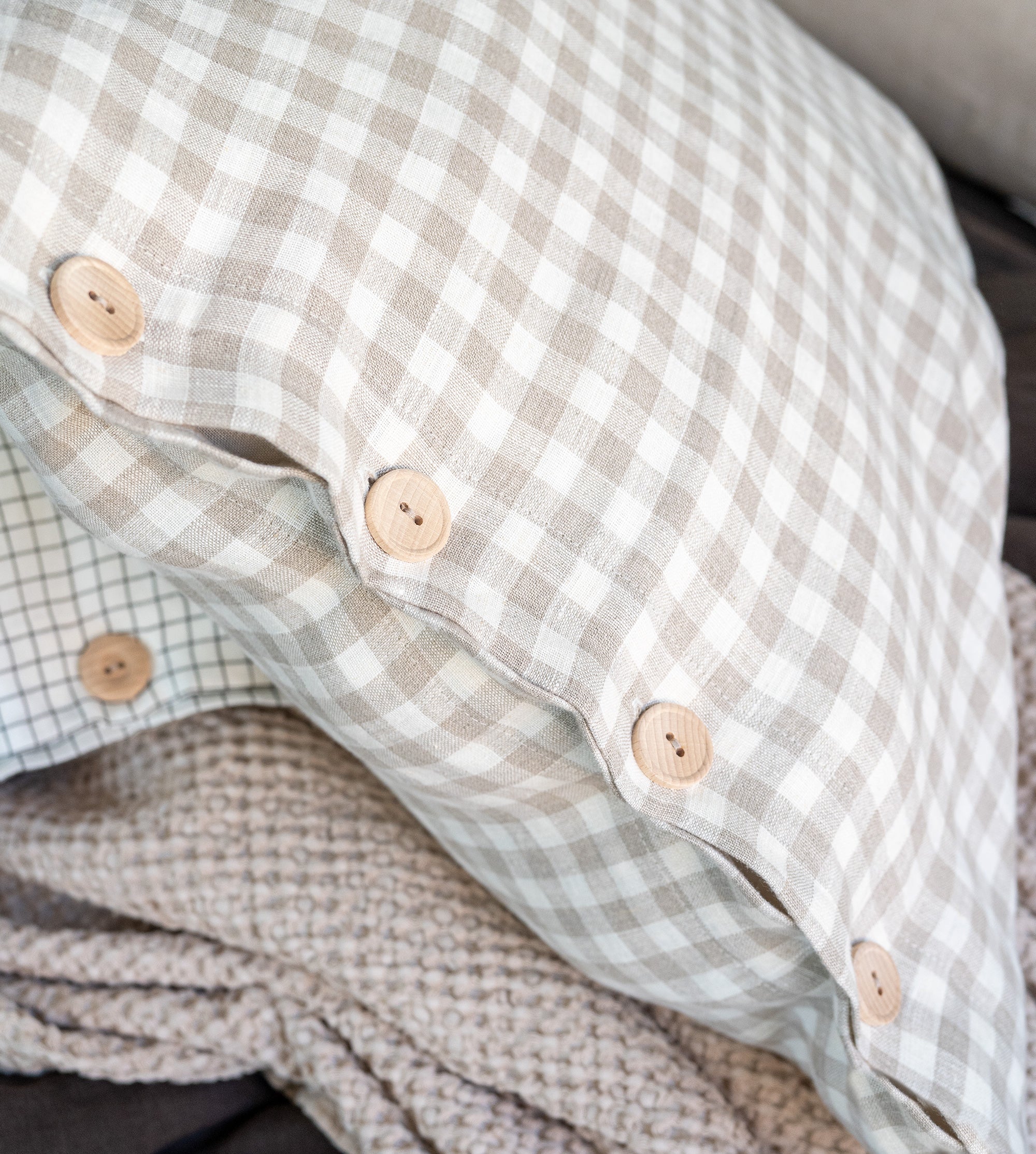 Linen Pillowcase with Buttons