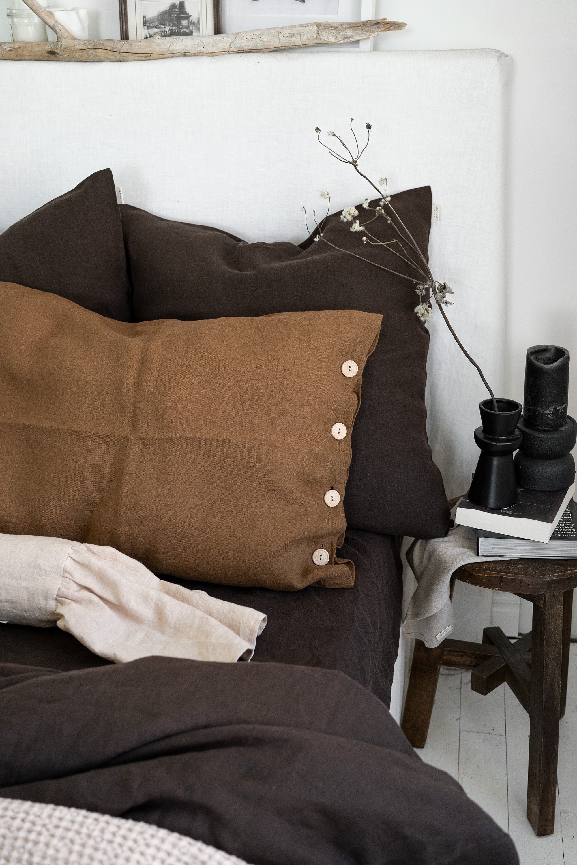 Linen Pillowcase with Buttons
