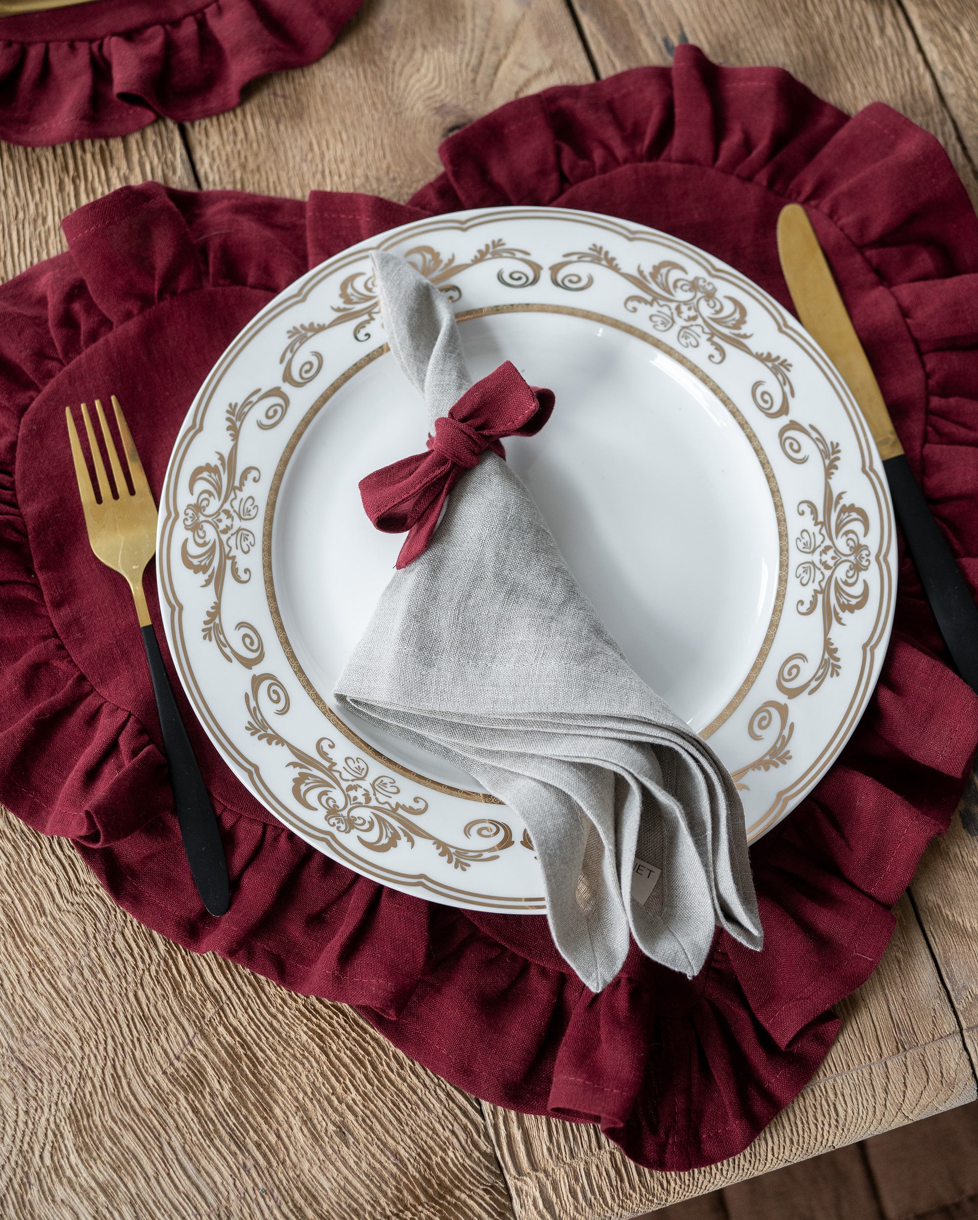 Ruffled Heart Linen Placemat in Maroon