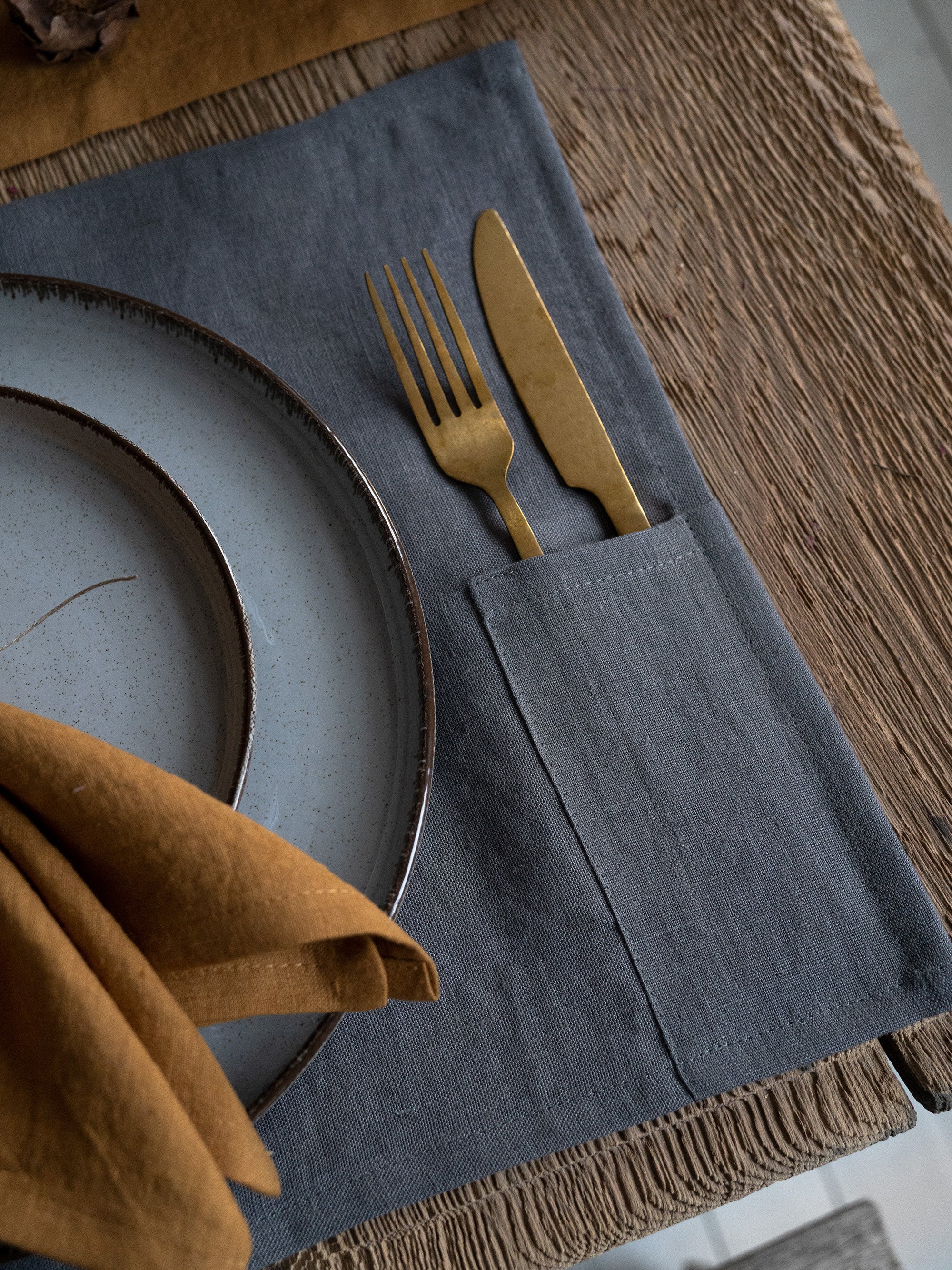 Linen Placemat with Cutlery Pocket in Charcoal Gray