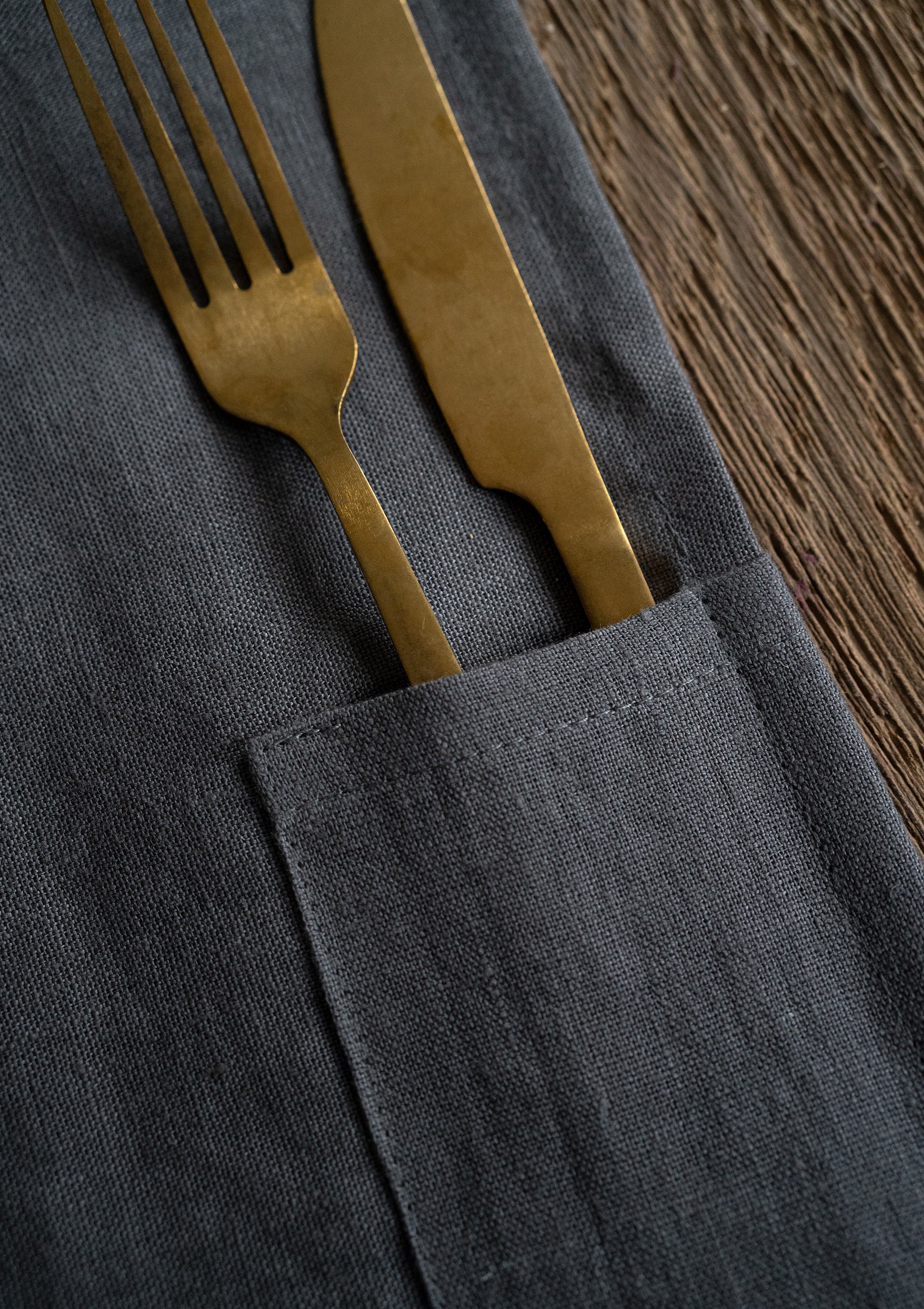Linen Placemat with Cutlery Pocket in Charcoal Gray