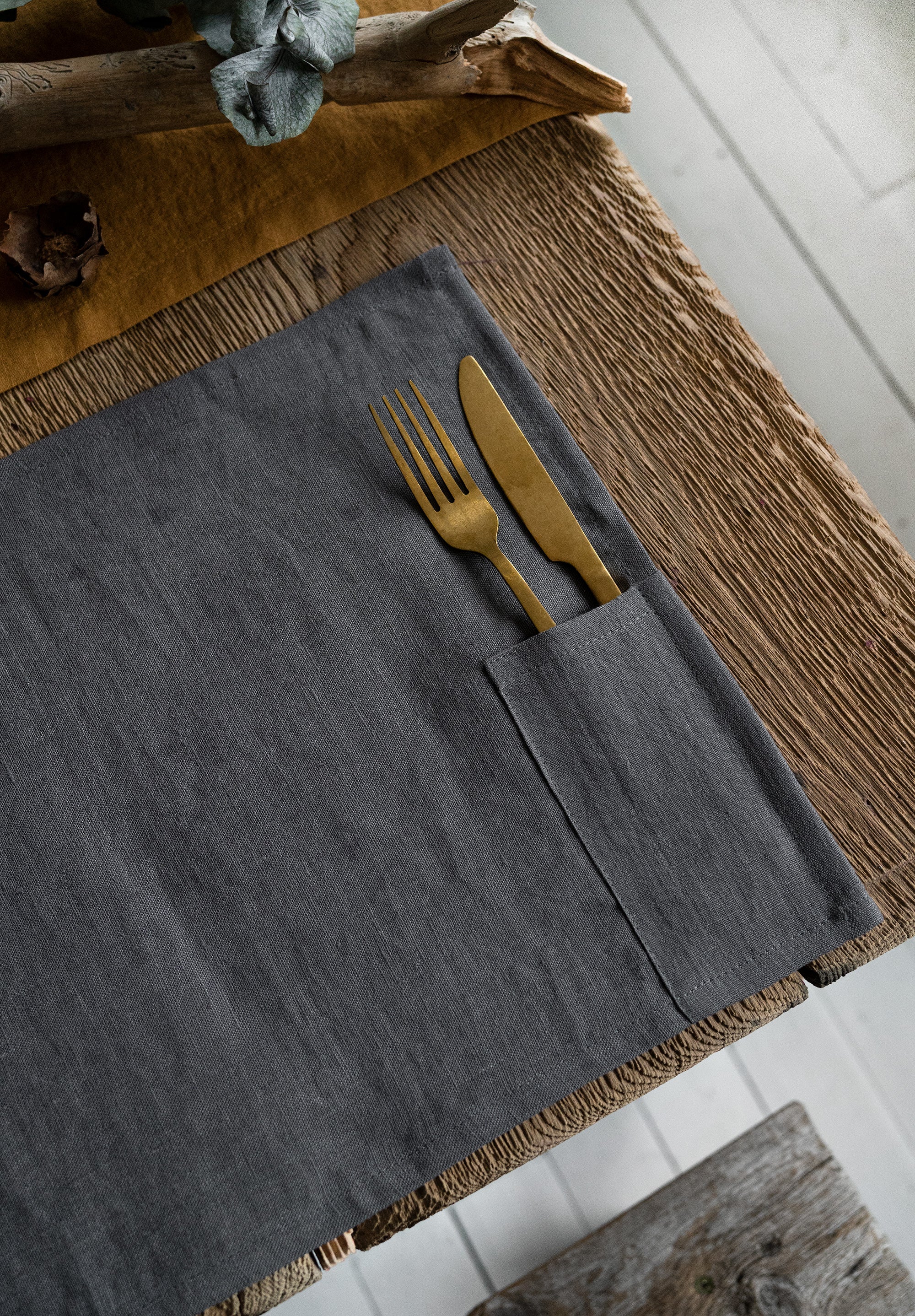 Linen Placemat with Cutlery Pocket in Charcoal Gray