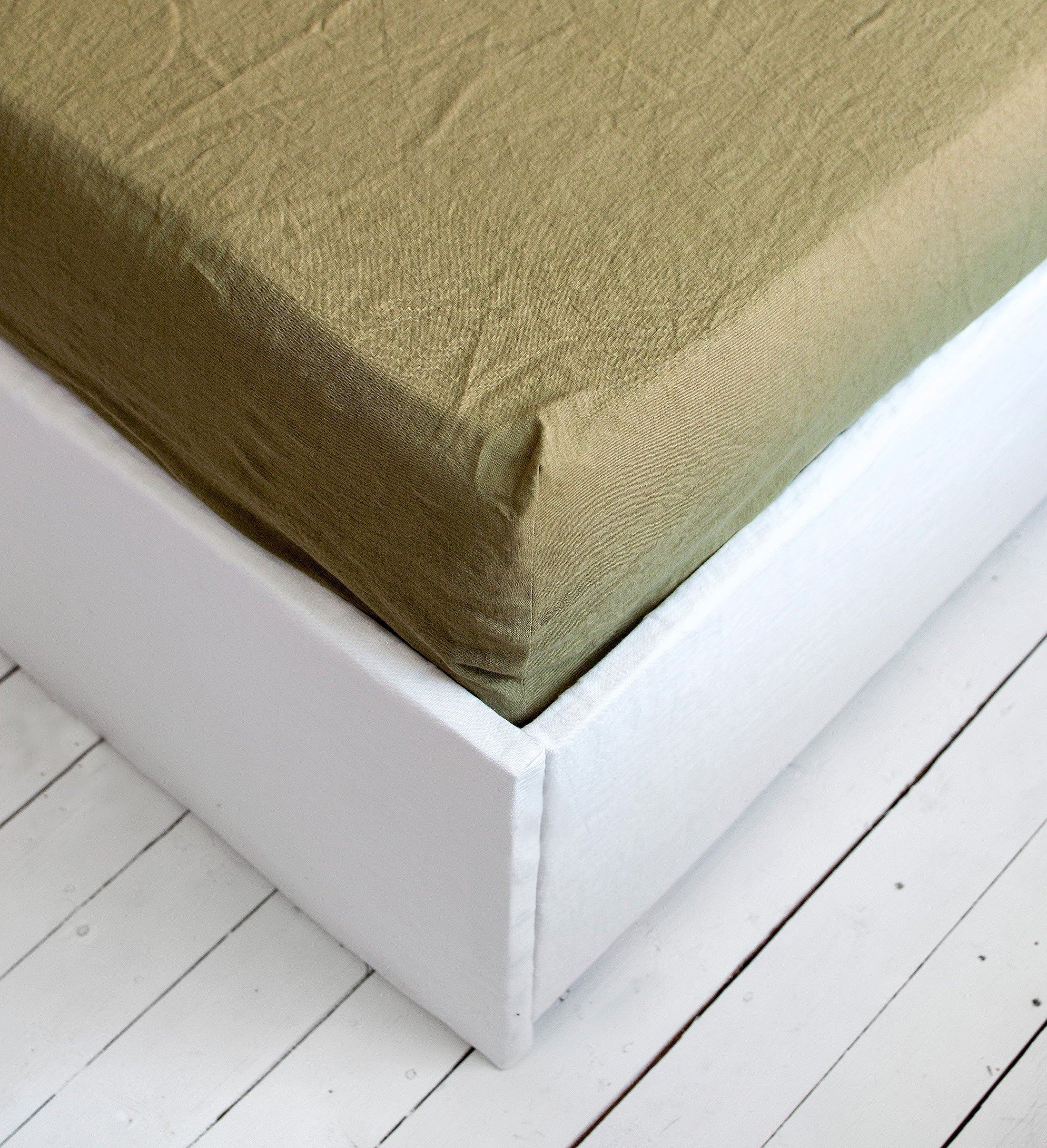 Linen Fitted Sheet in Olive Green